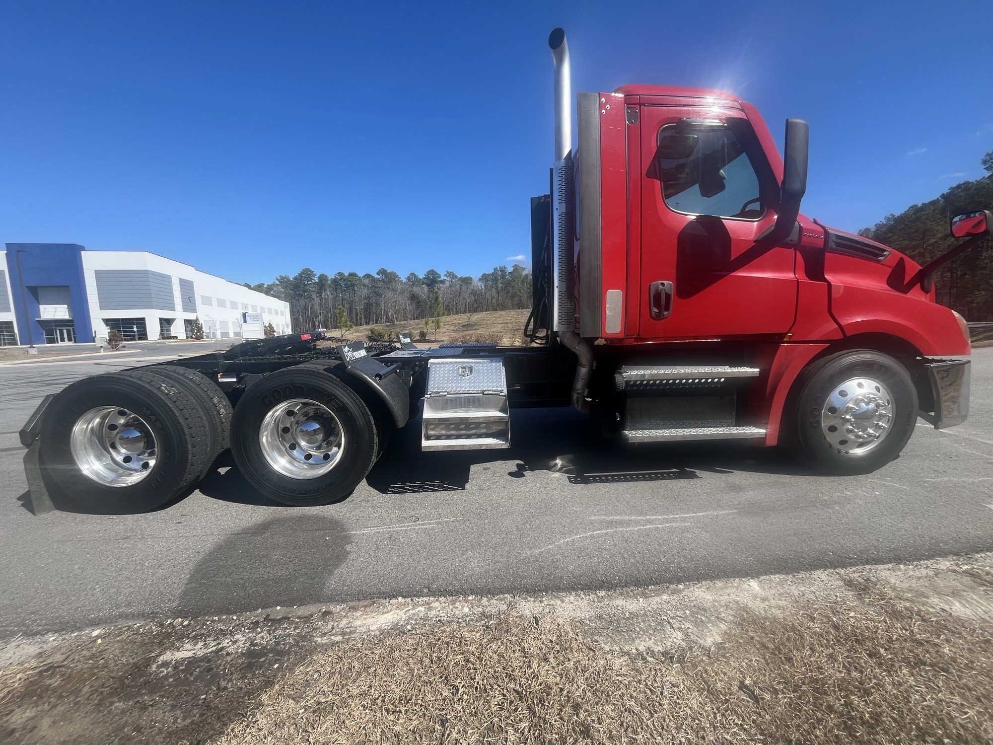 2021 Freightliner Cascadia 126 2021 Freightliner Cascadia 126 - image 6 of 6