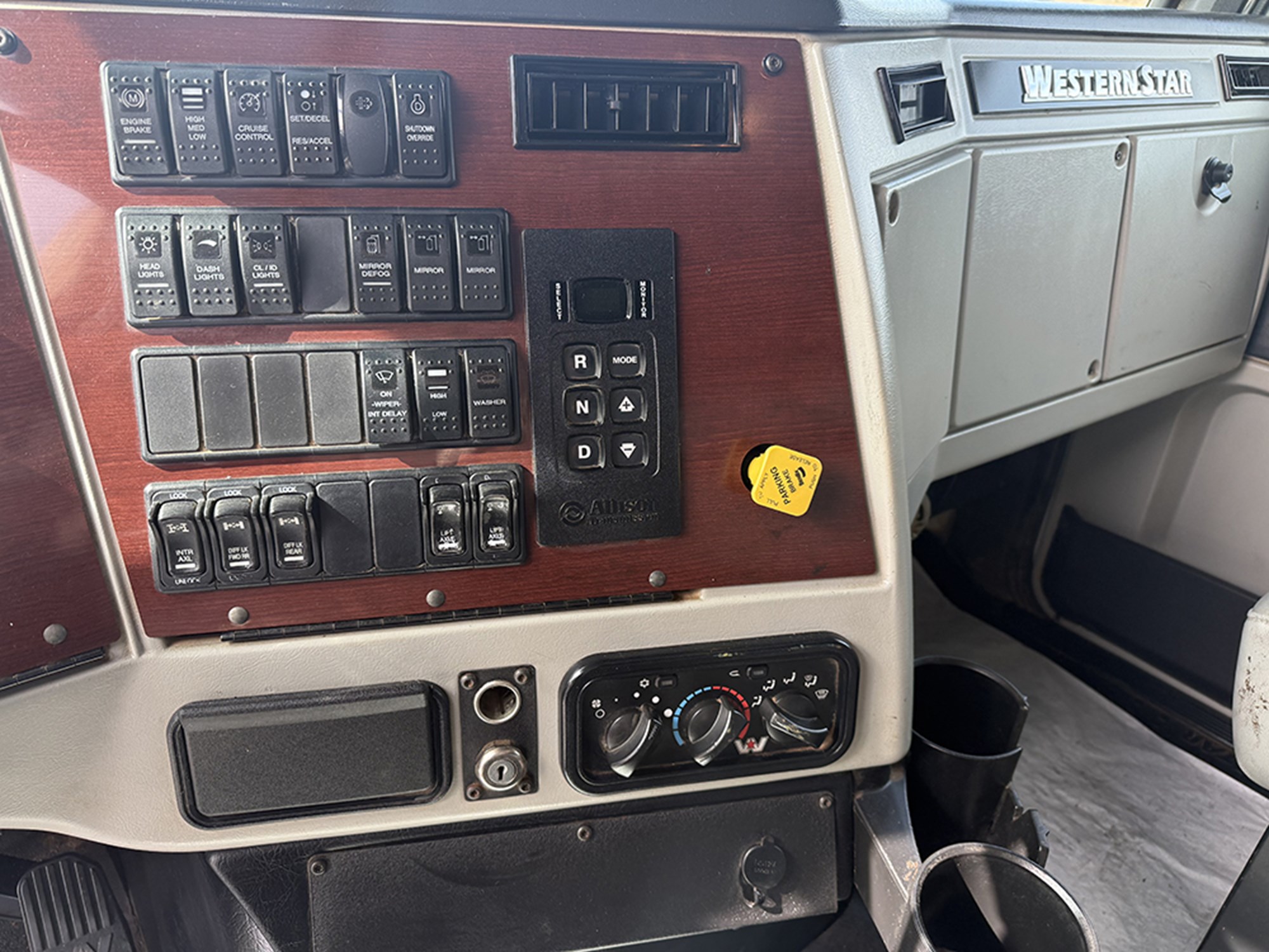 2017 Western Star 4700 1774365994522 2017 Western Star 4700 1774365994522