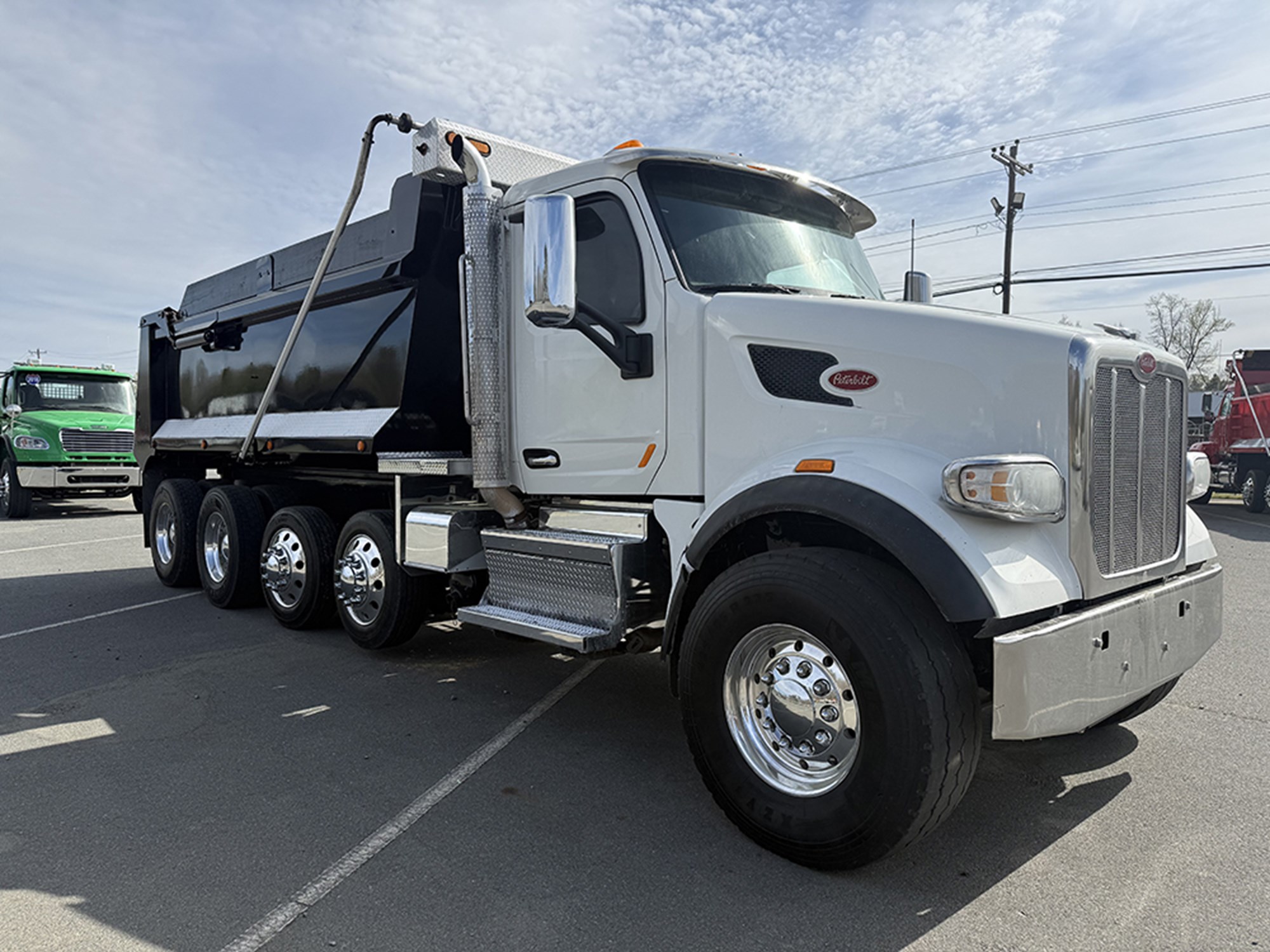 2019 Peterbilt - image 2