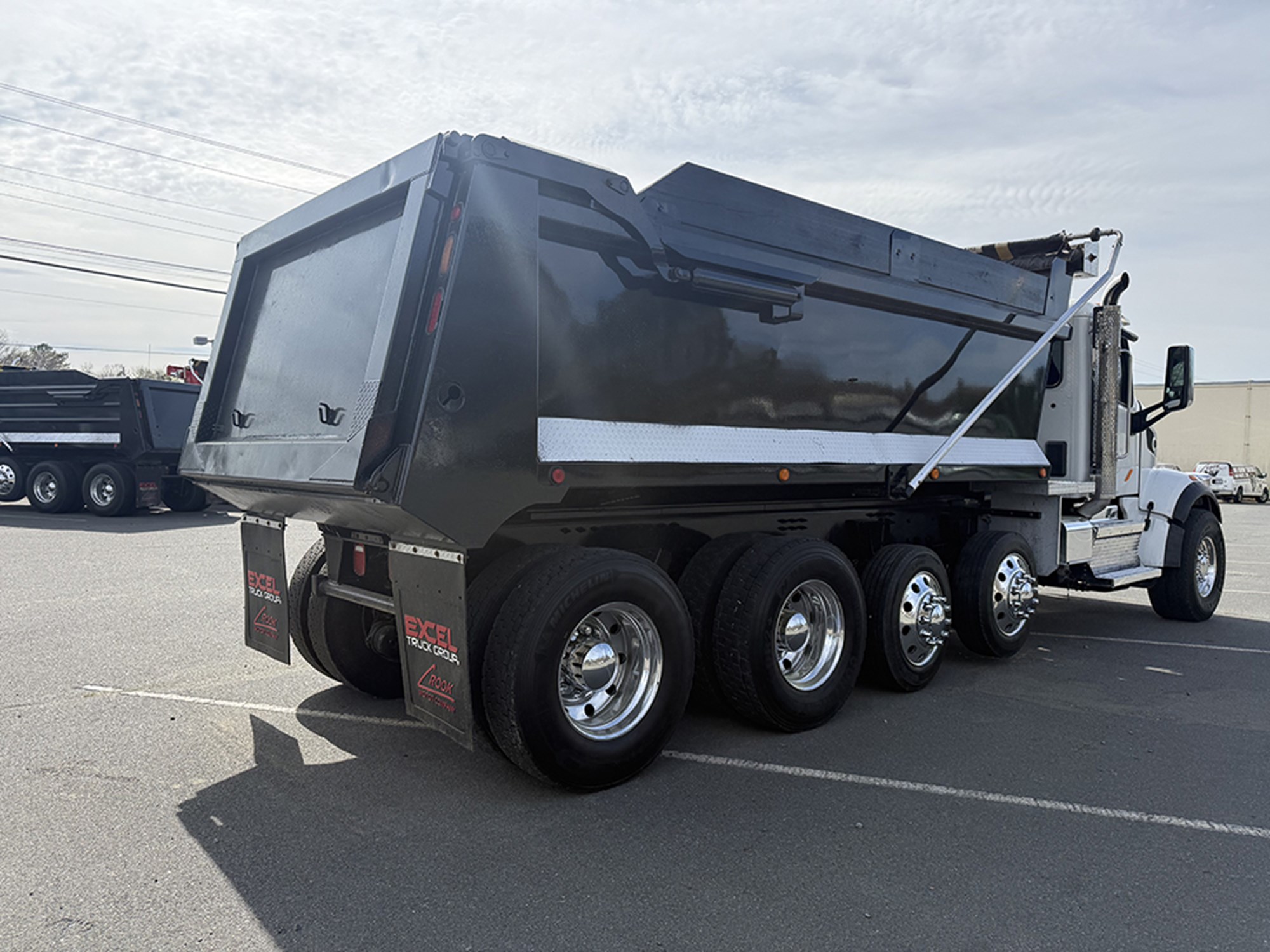 2019 Peterbilt - image 4