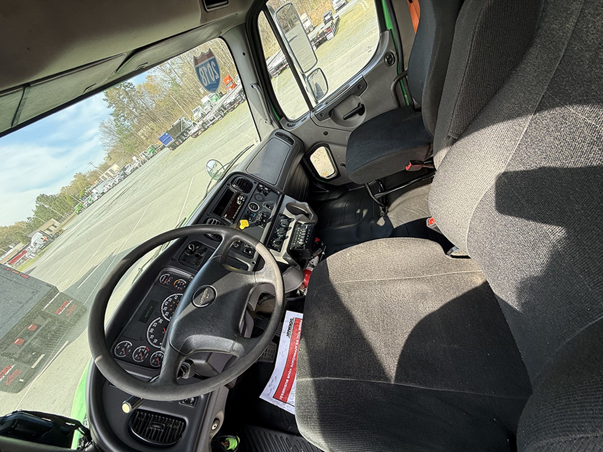 2018 Freightliner M2106 1774366163190 2018 Freightliner M2106 1774366163190