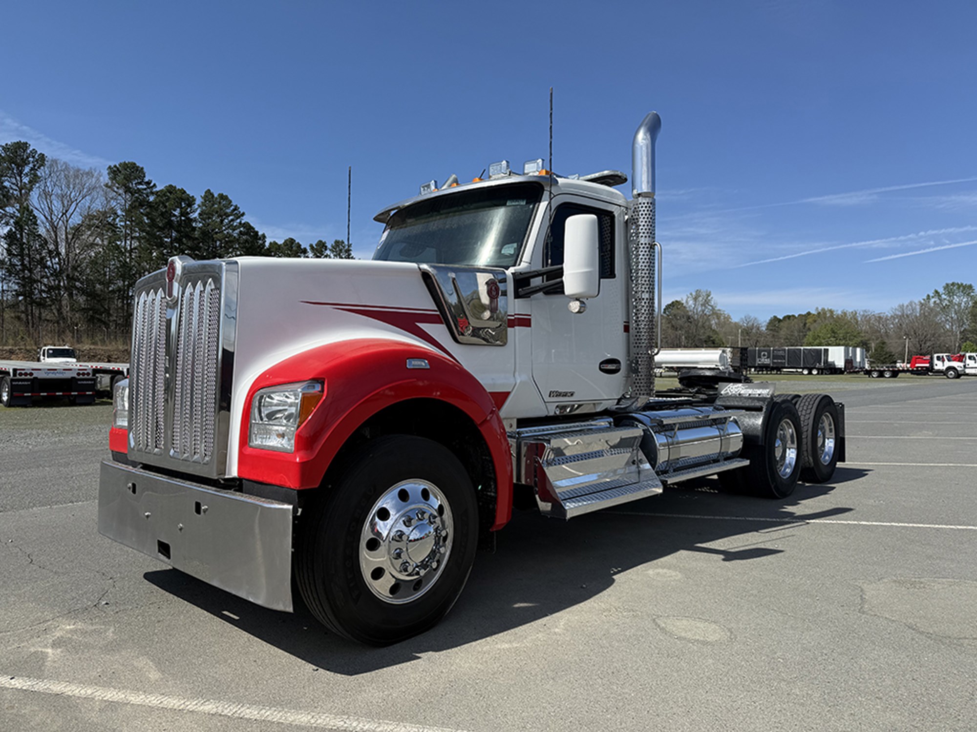2020 Kenworth W990 - image 1