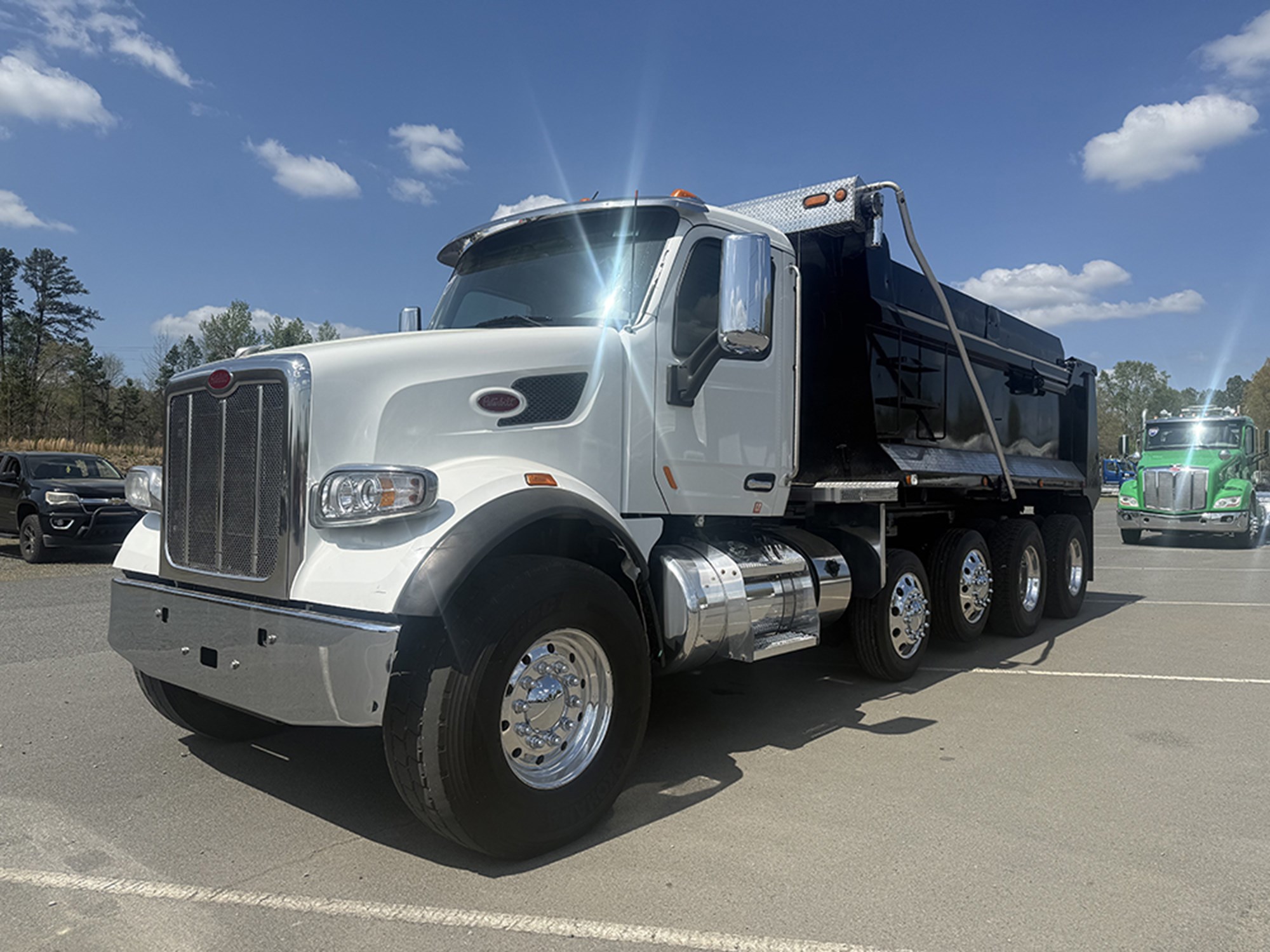 2019 Peterbilt 567 2019 Peterbilt 567 - image 1 of 6