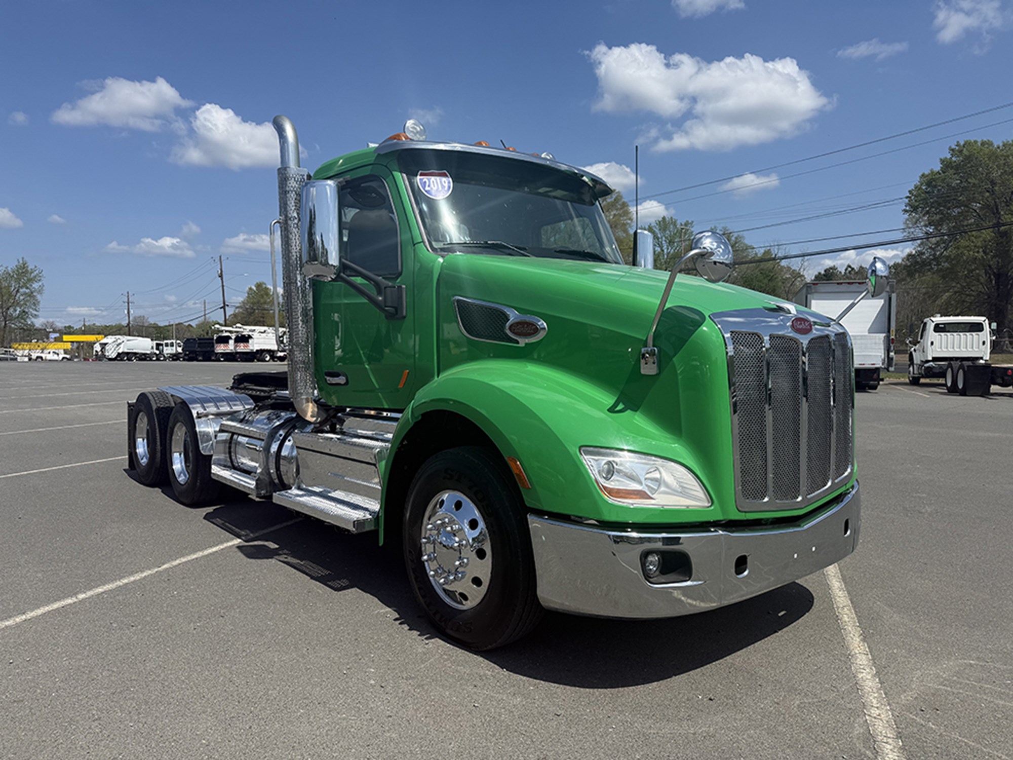 2019 Peterbilt 579 2019 Peterbilt 579 - image 2 of 6