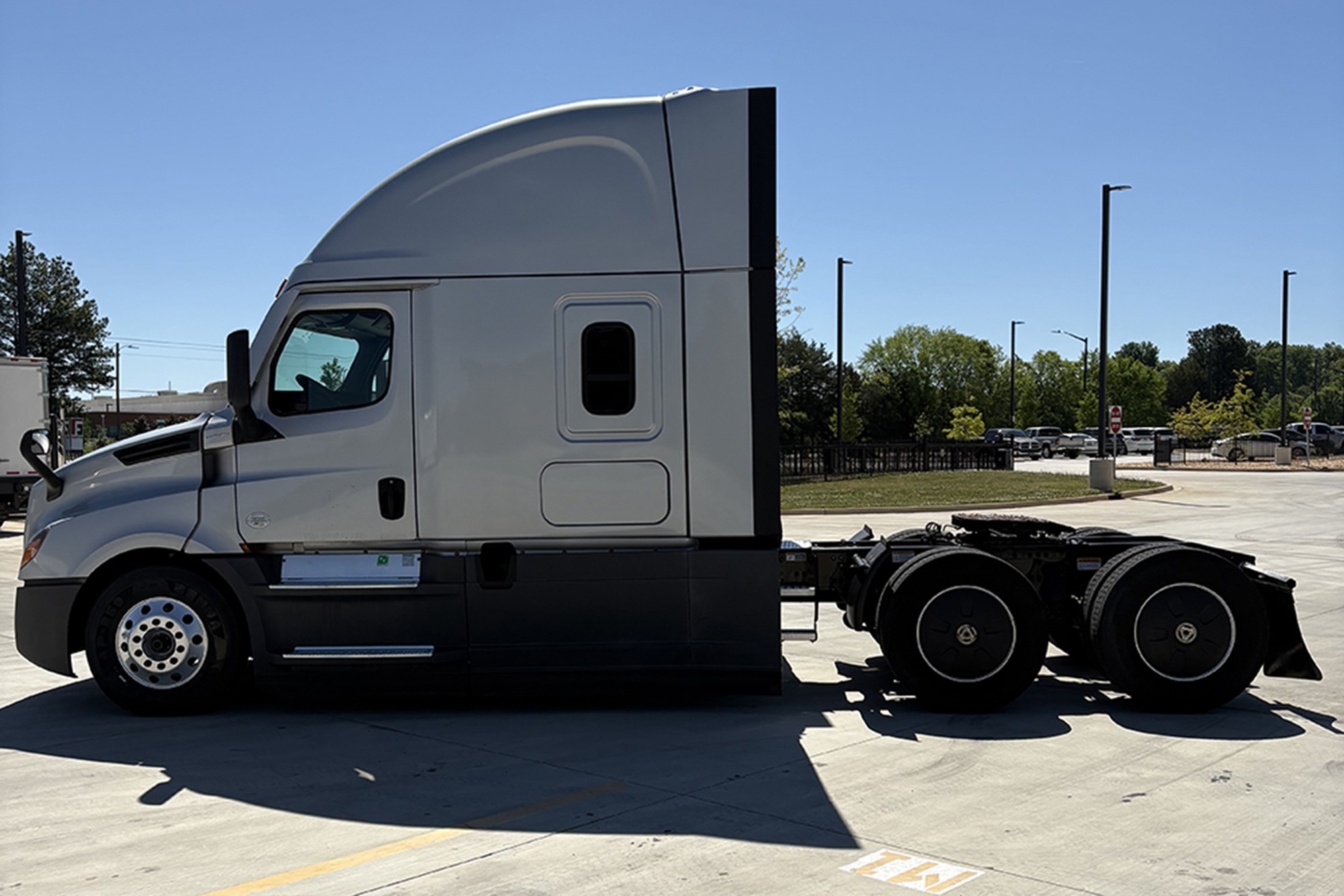 2023 Freightliner Cascadia 126 2023 Freightliner Cascadia 126 - image 6 of 6