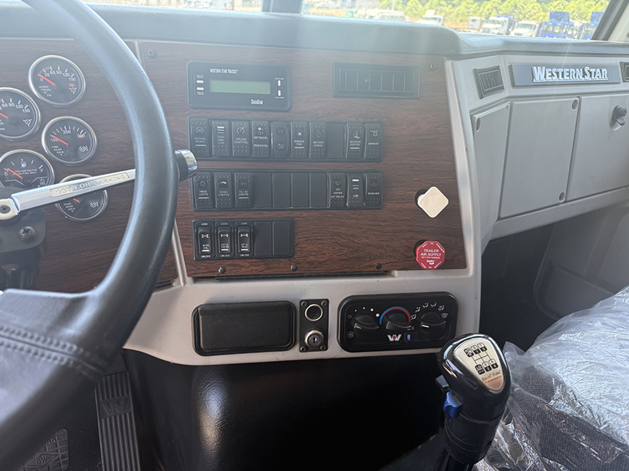 2013 Western Star 4700 1779126795721 2013 Western Star 4700 1779126795721