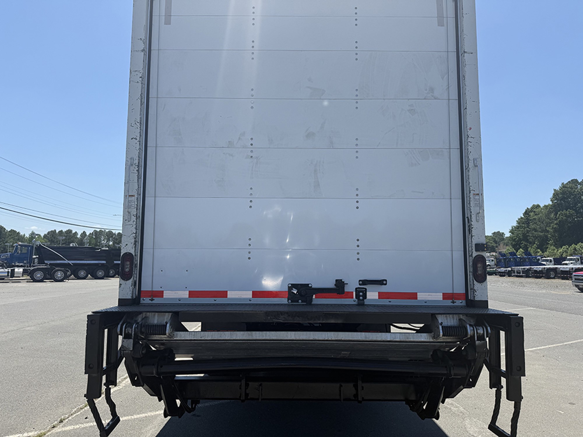 2019 Freightliner eM2 — photo 5