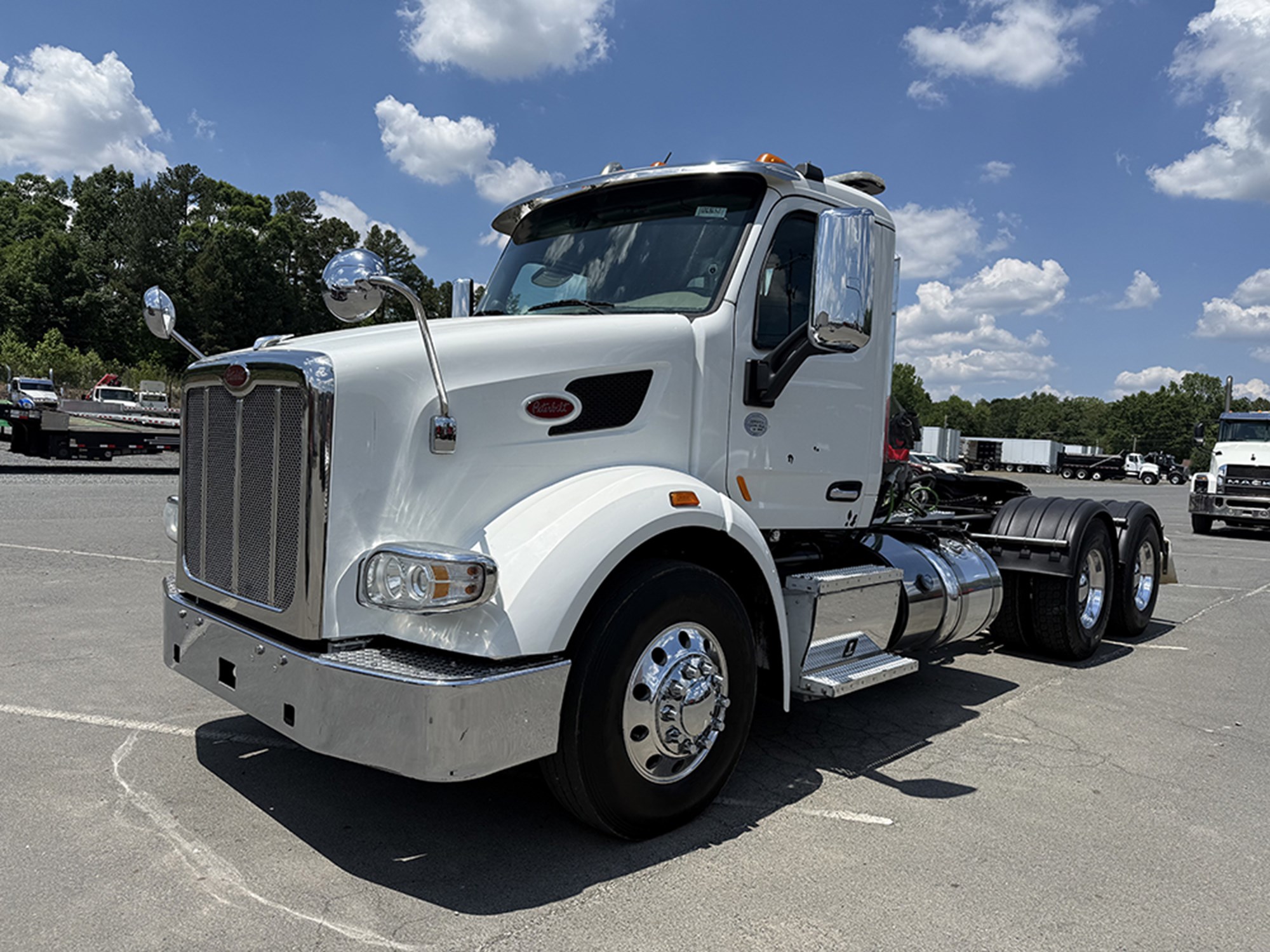 2019 Peterbilt 567 2019 Peterbilt 567 - image 1 of 6