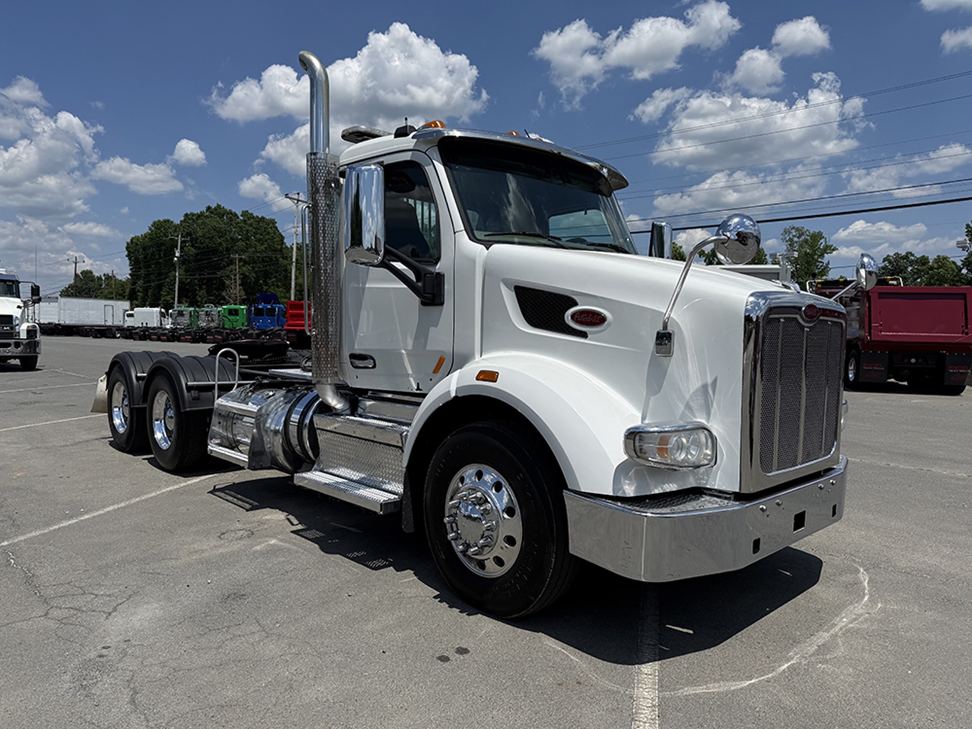 2019 Peterbilt 567 2019 Peterbilt 567 - image 2 of 6