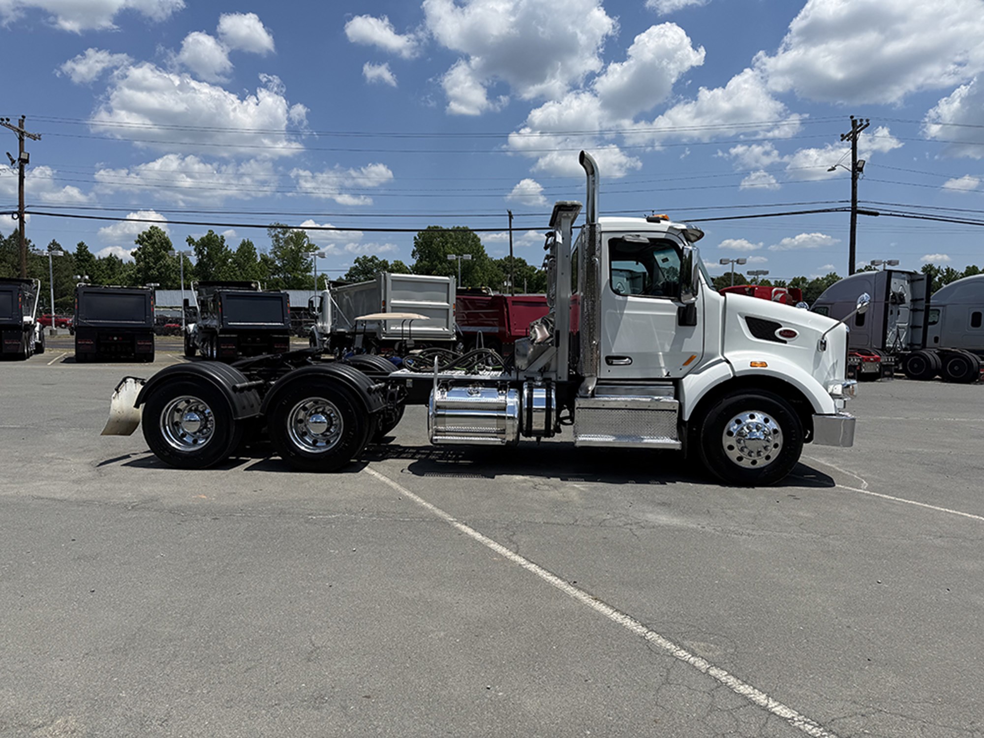 2019 Peterbilt 567 2019 Peterbilt 567 - image 3 of 6