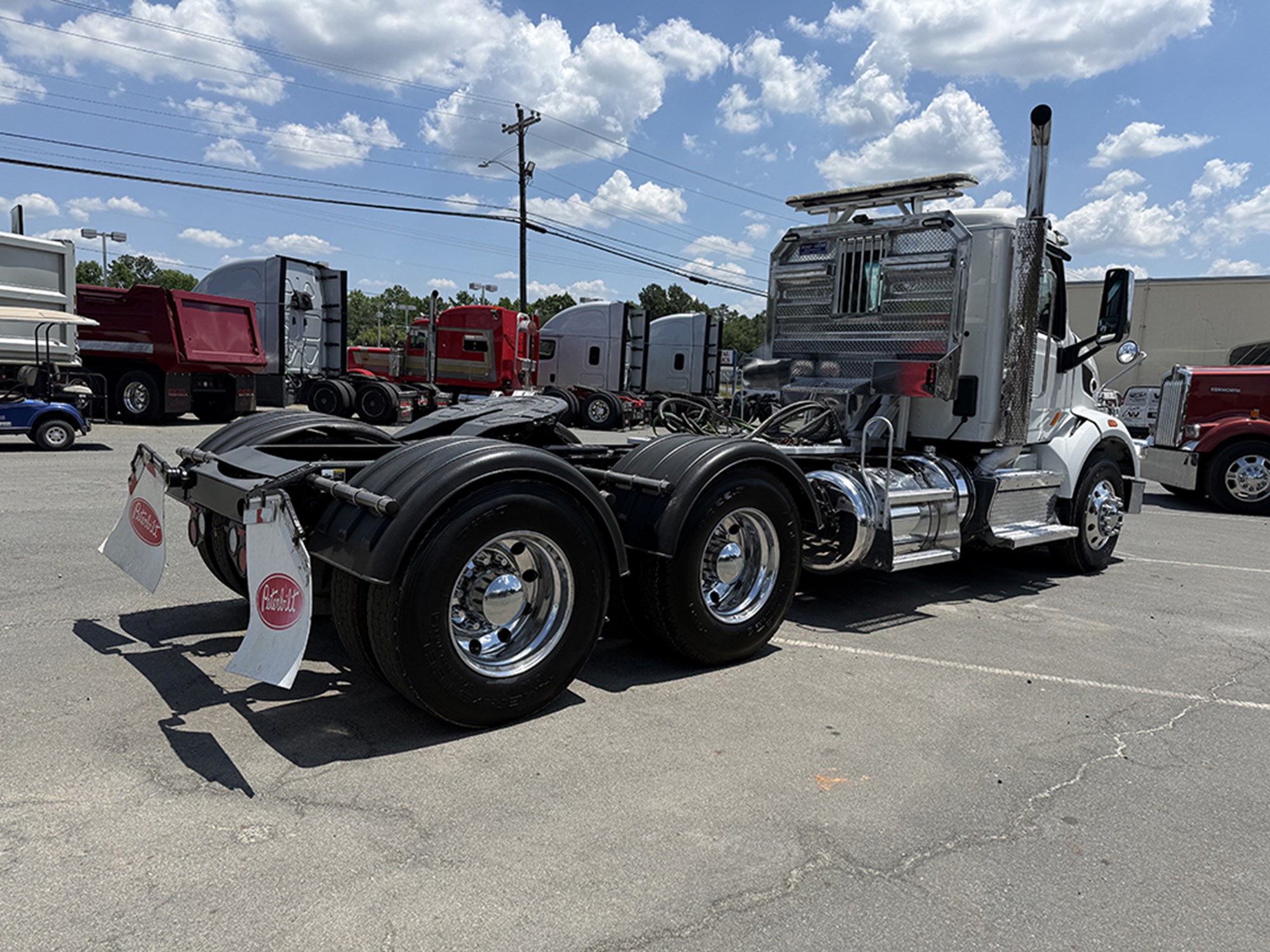 2019 Peterbilt 567 2019 Peterbilt 567 - image 4 of 6
