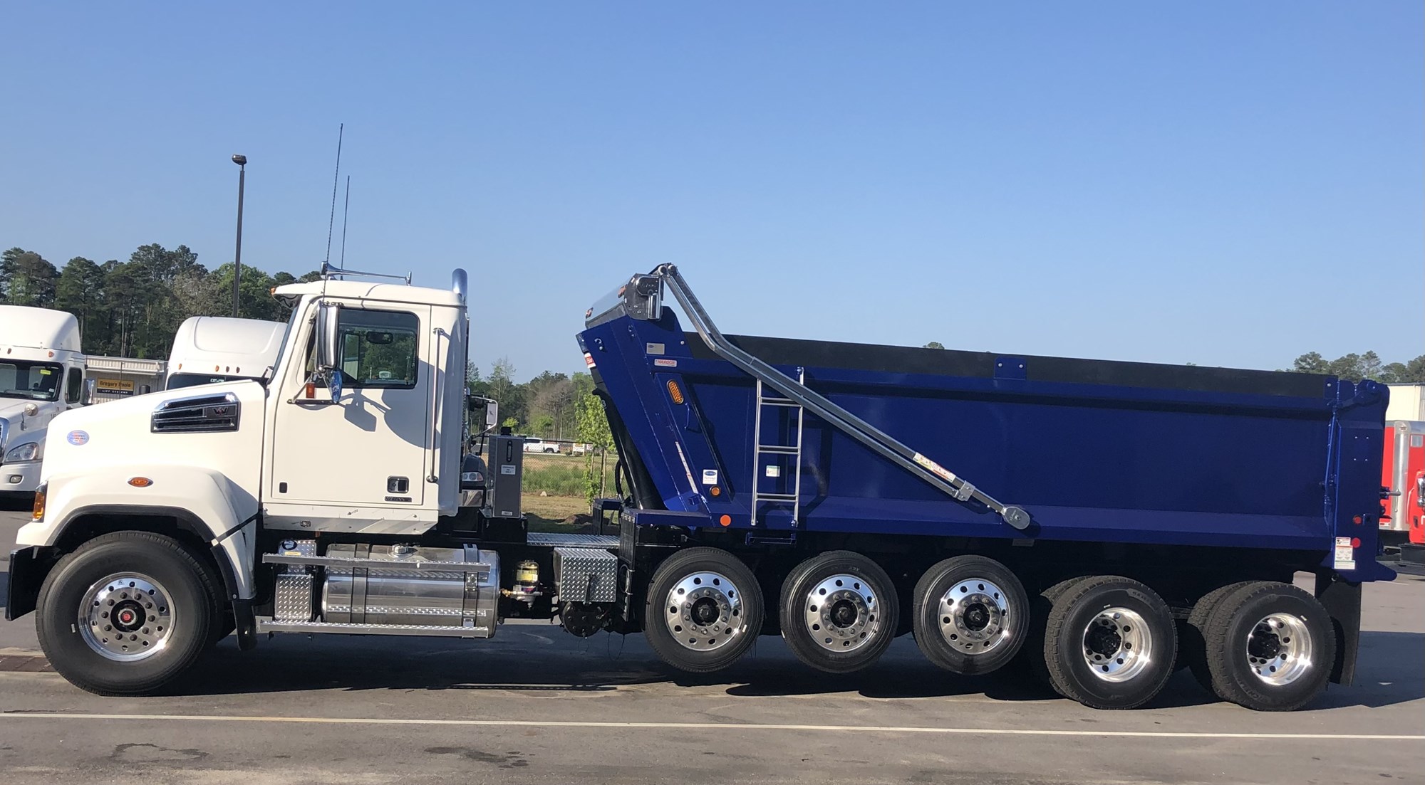 2026 Western Star 47X 2026 Western Star 47X - image 1 of 2