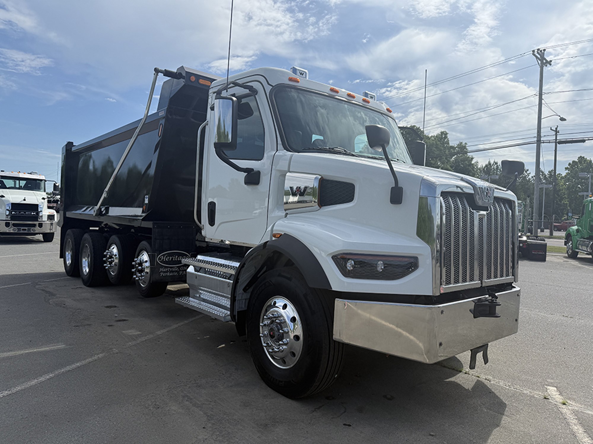 2025 Western Star 47X 2025 Western Star 47X - image 2 of 6