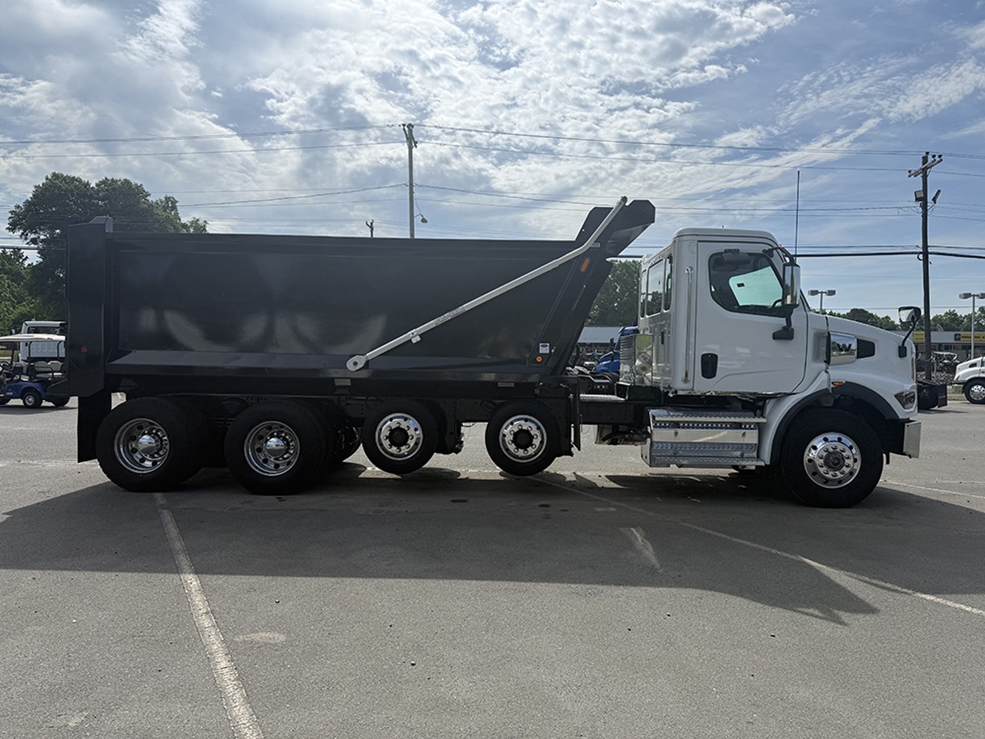 2025 Western Star 47X 2025 Western Star 47X - image 3 of 6