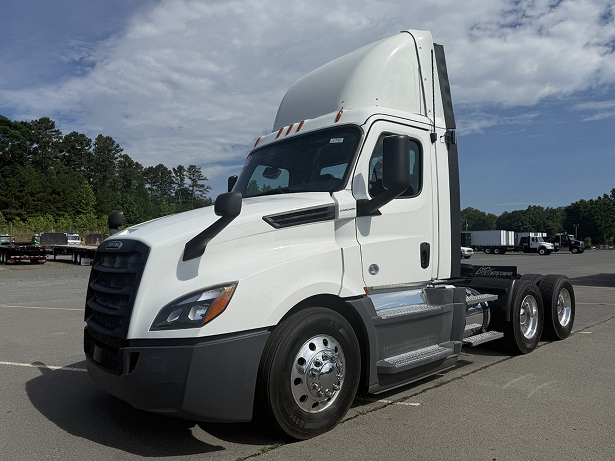 2020 Freightliner Cascadia 126 2020 Freightliner Cascadia 126 - image 1 of 6