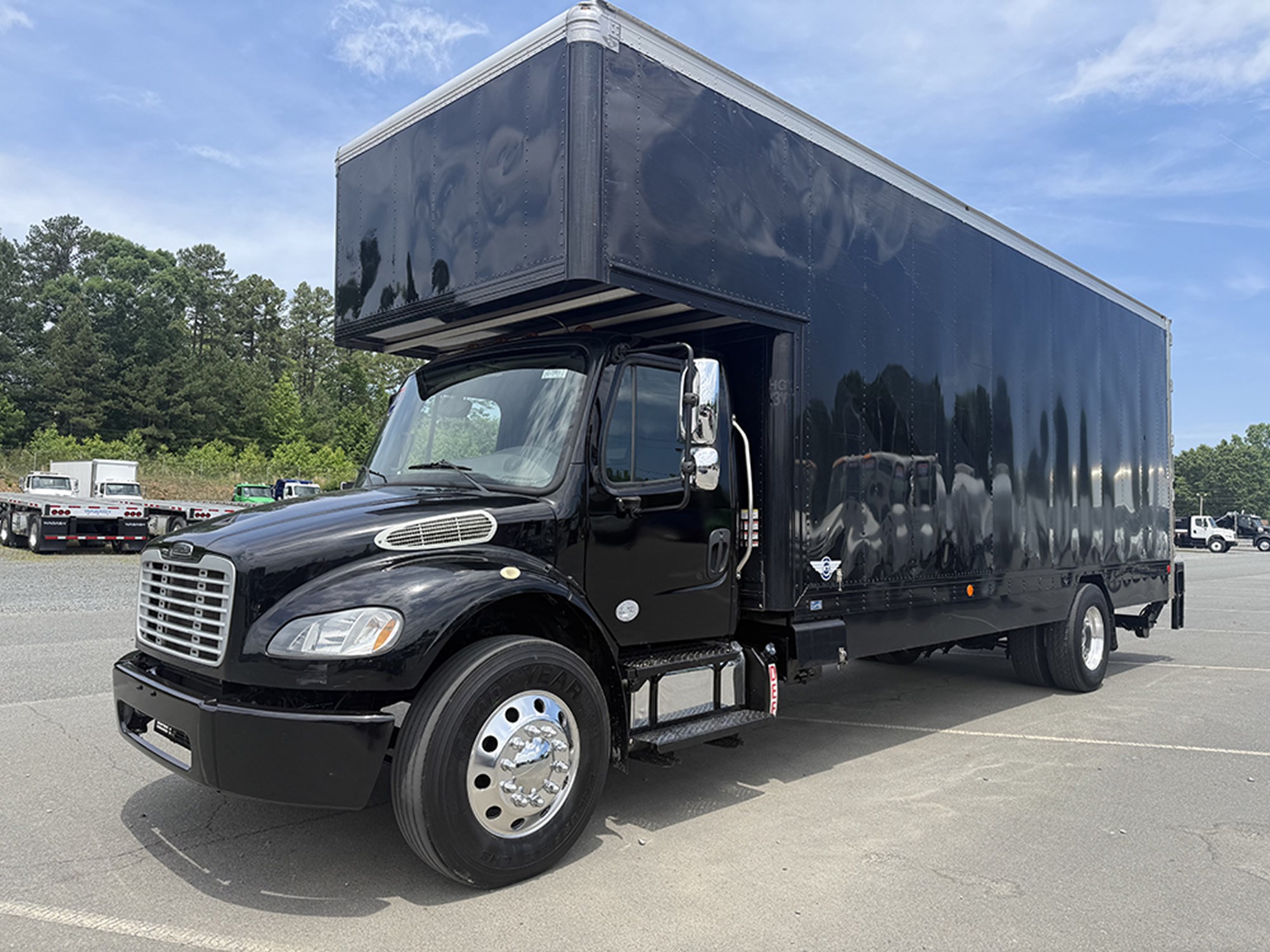 2019 Freightliner M2 2019 Freightliner M2 - image 1 of 6