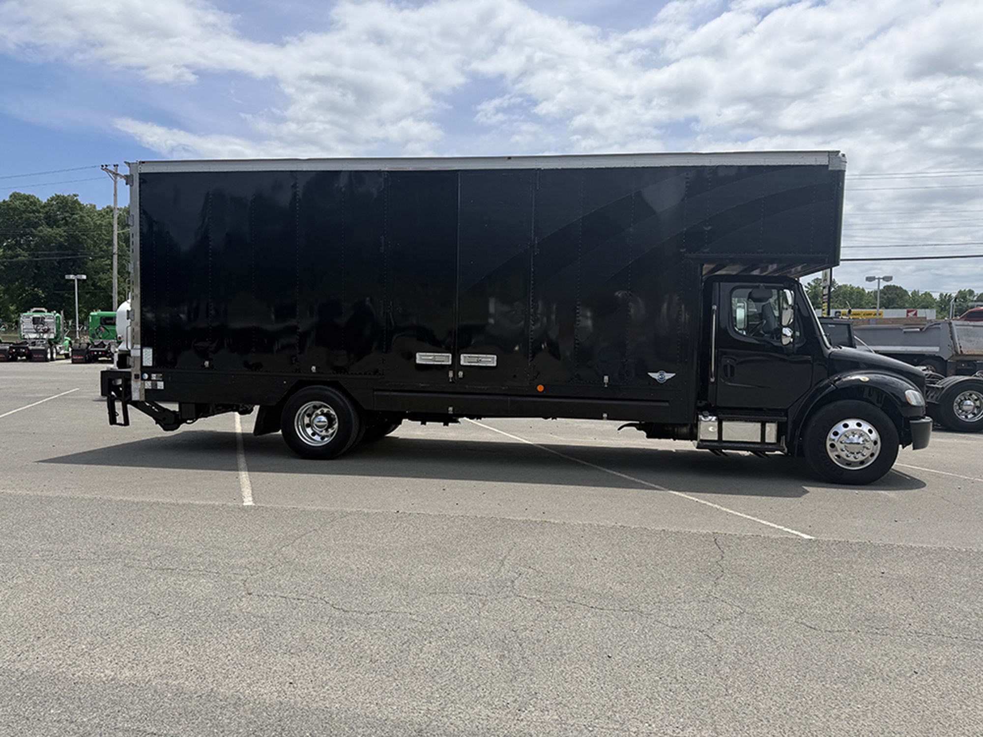 2019 Freightliner M2 2019 Freightliner M2 - image 3 of 6