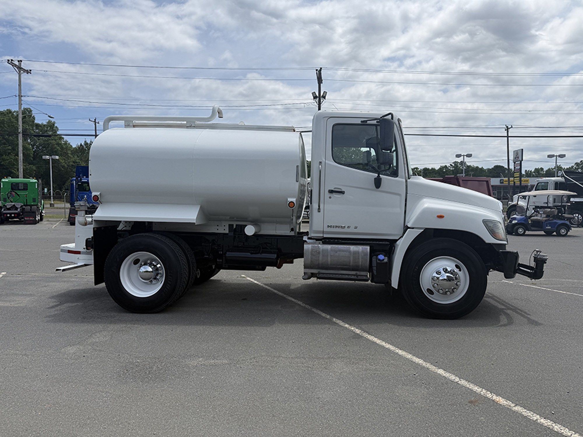 2019 Hino 338 2019 Hino 338 - image 3 of 6