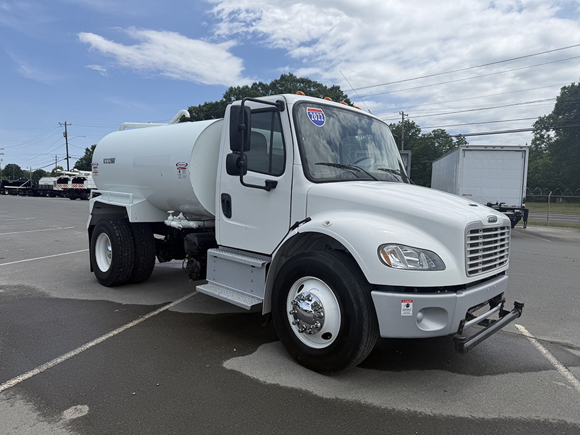 2022 Freightliner M2 2022 Freightliner M2 - image 2 of 6