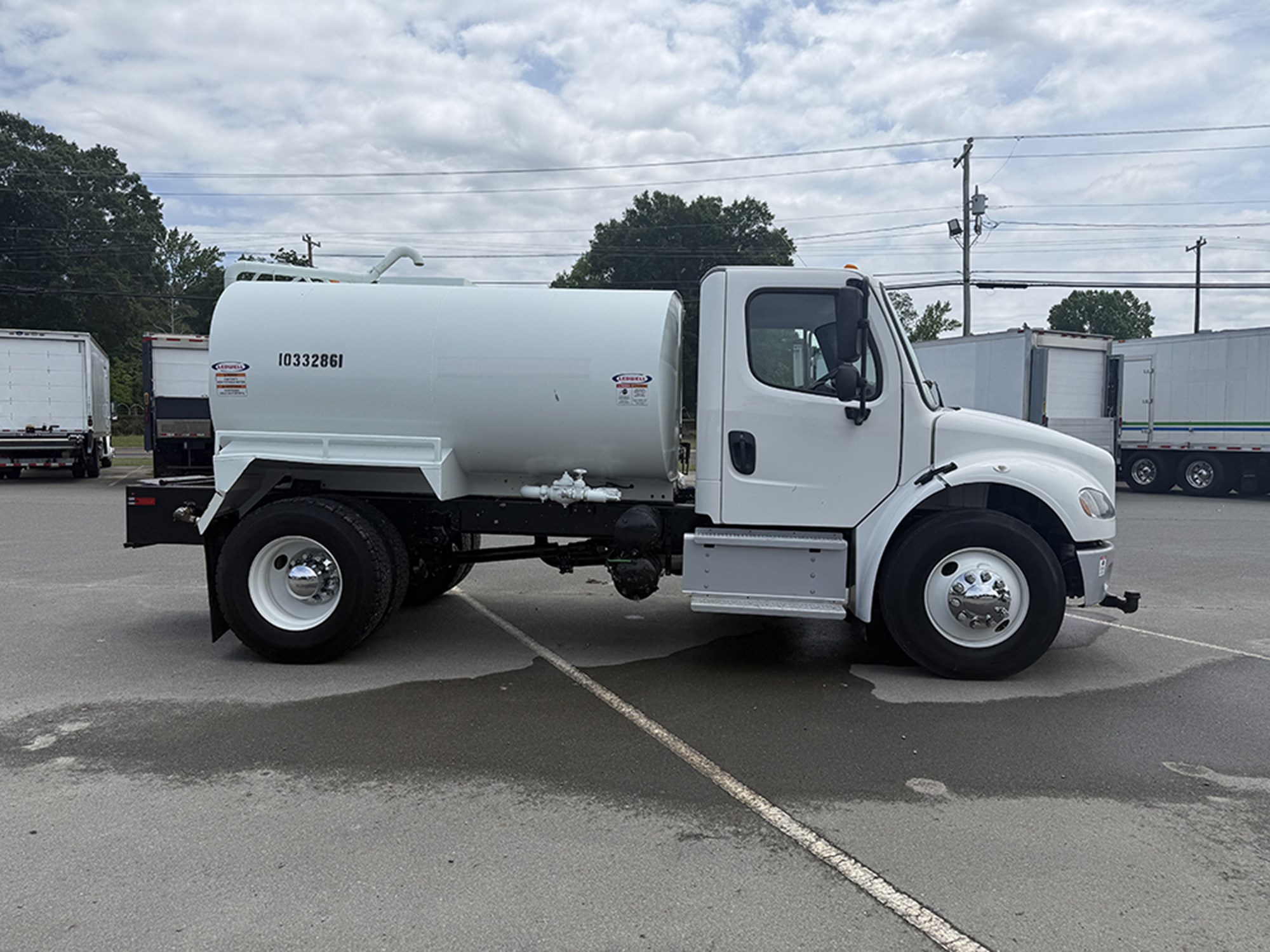 2022 Freightliner M2 2022 Freightliner M2 - image 3 of 6