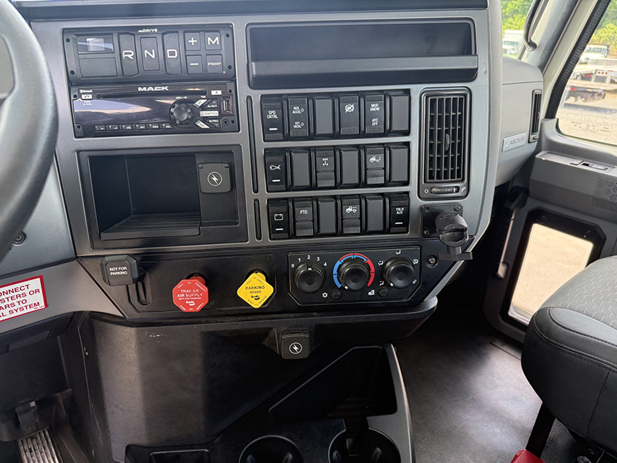 2020 Mack Anthem 1779301682311 2020 Mack Anthem 1779301682311