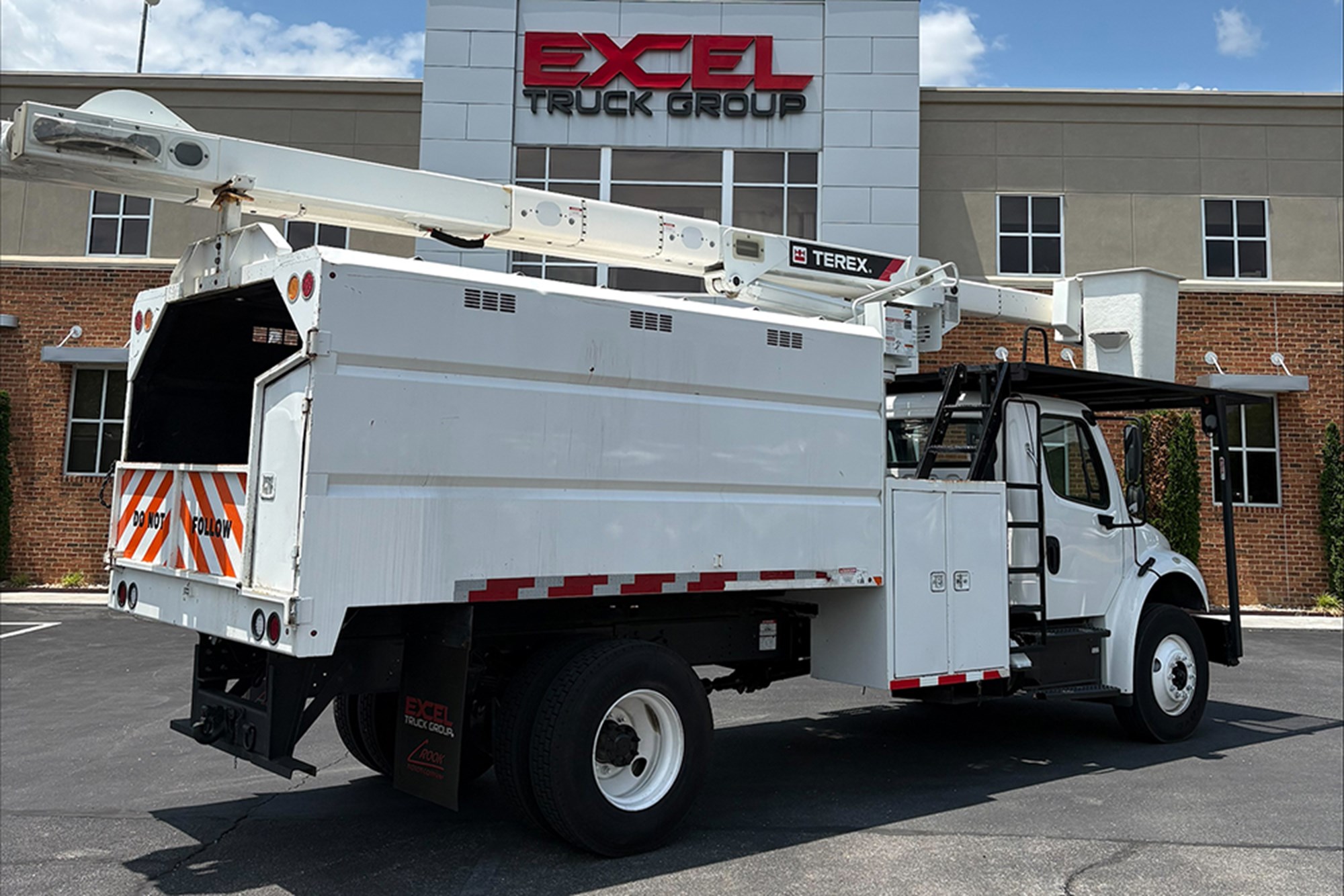 2019 Freightliner M2 106 — photo 3