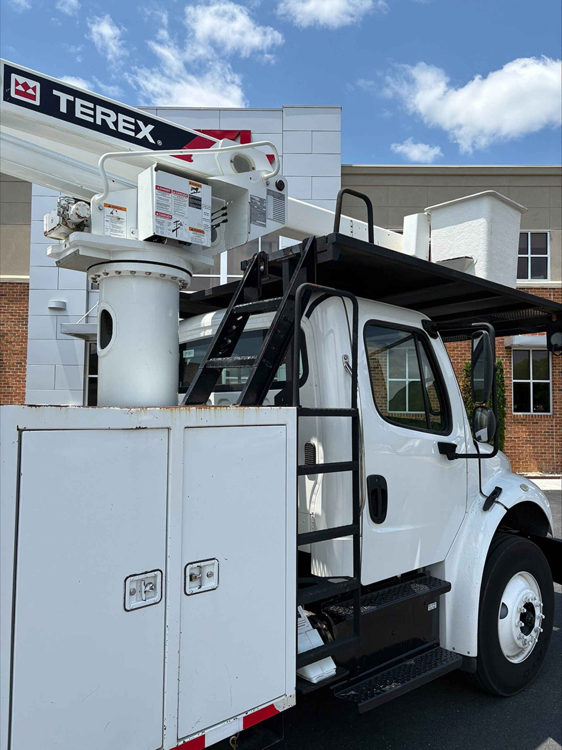 2019 Freightliner M2 106 — photo 6
