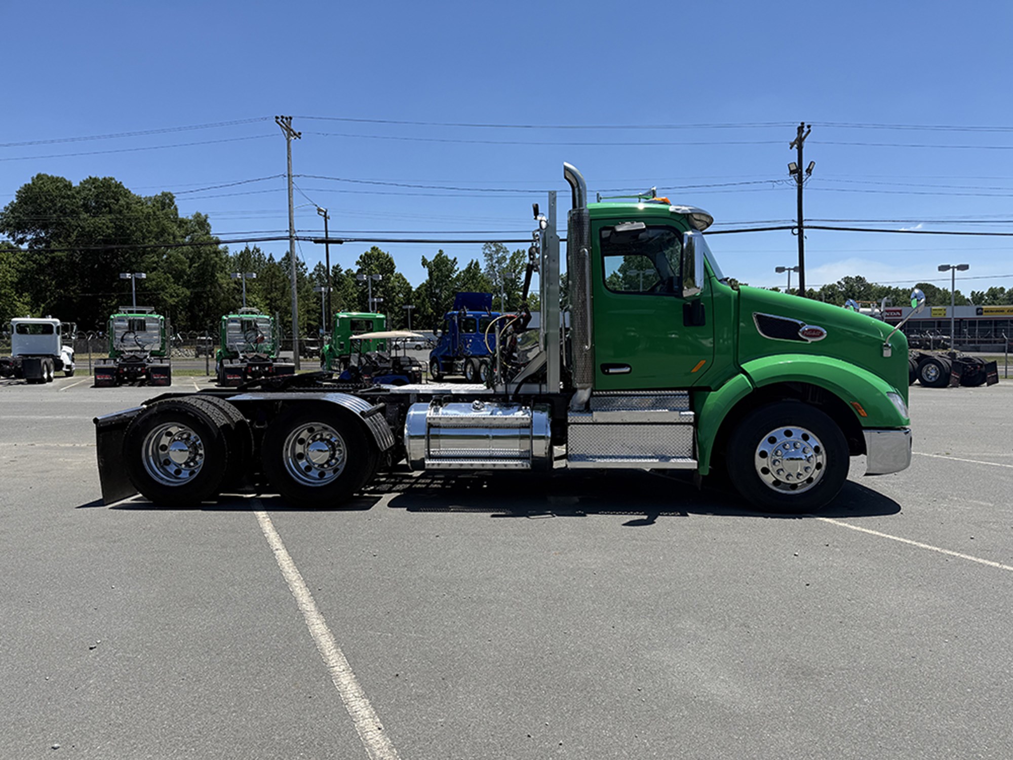 2019 Peterbilt 579 2019 Peterbilt 579 - image 3 of 6