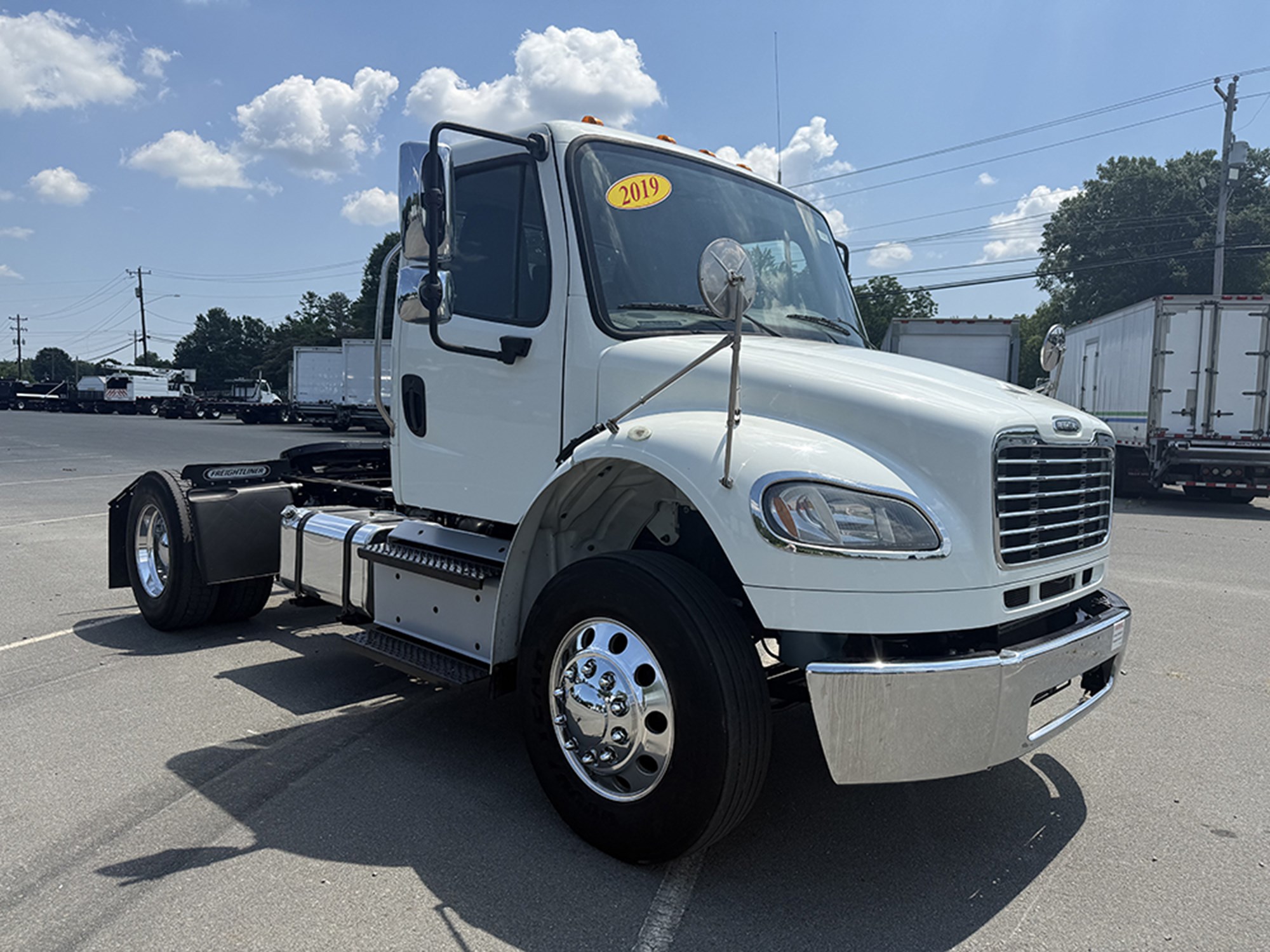 2019 Freightliner M2 2019 Freightliner M2 - image 2 of 6