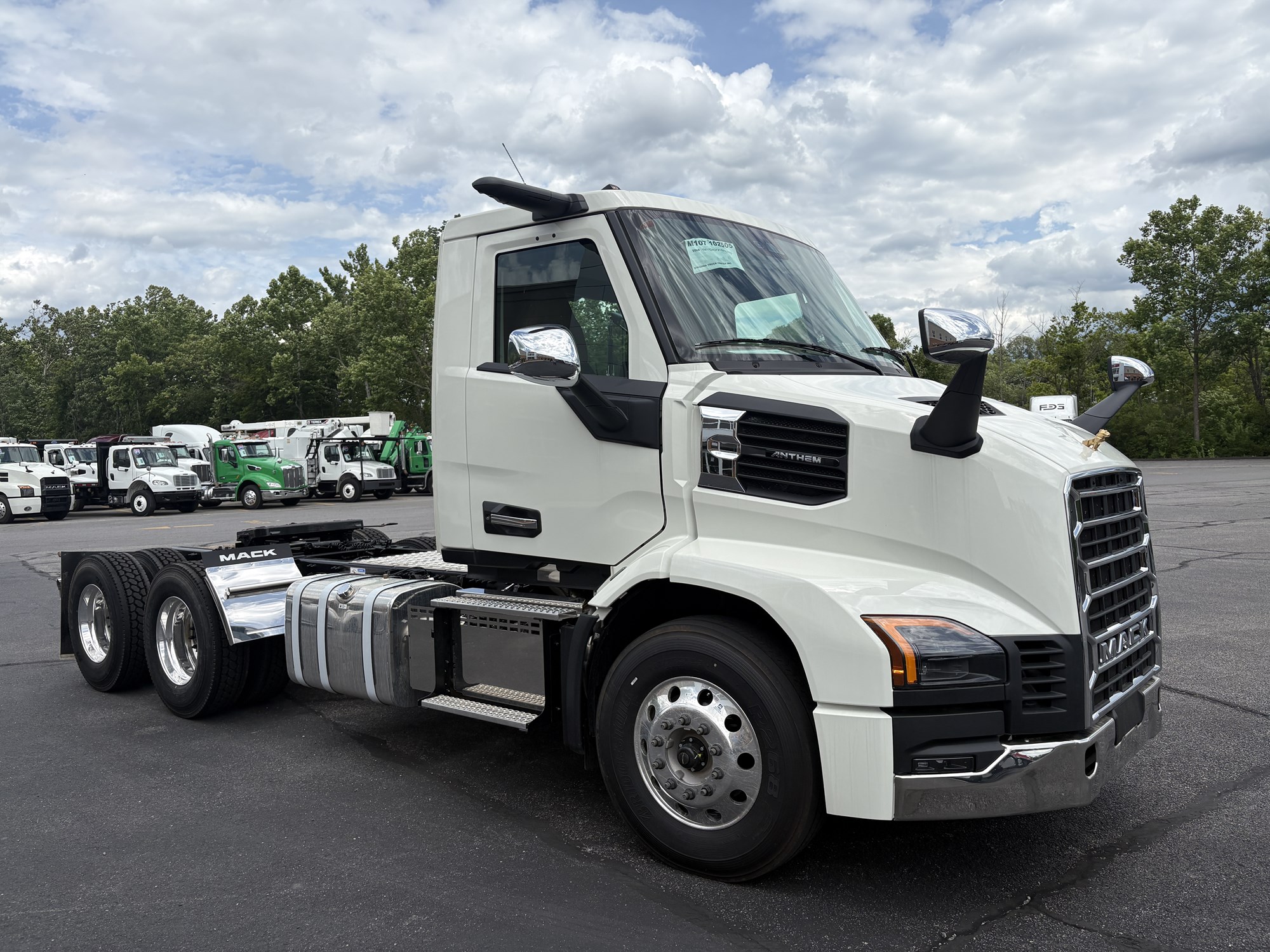 2027 Mack Anthem 2027 Mack Anthem - image 3 of 6