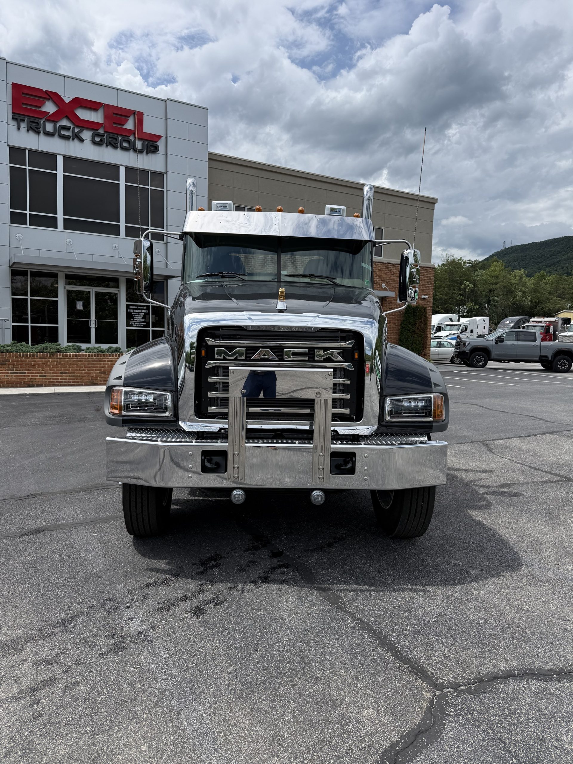 2026 Mack Granite 2026 Mack Granite - image 1 of 6