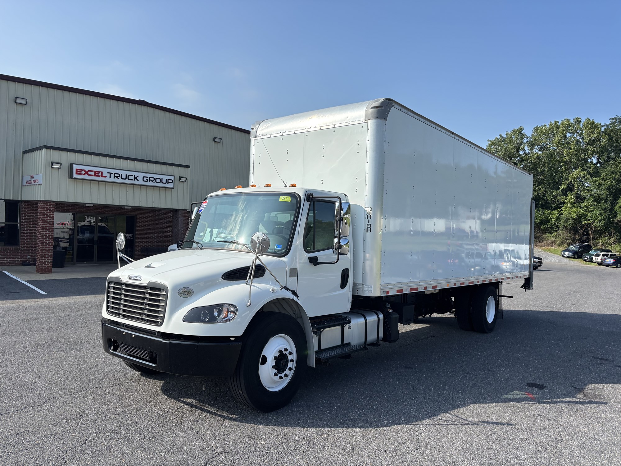 2021 Freightliner M2 2021 Freightliner M2 - image 1 of 6