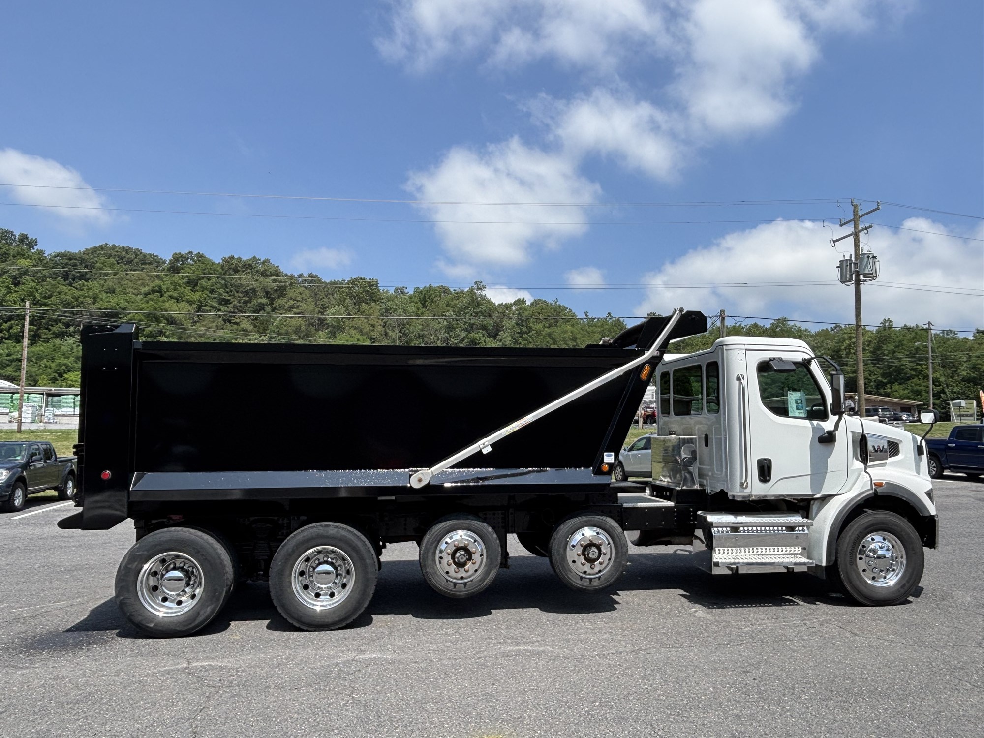 2025 Western Star 47X 2025 Western Star 47X - image 5 of 6