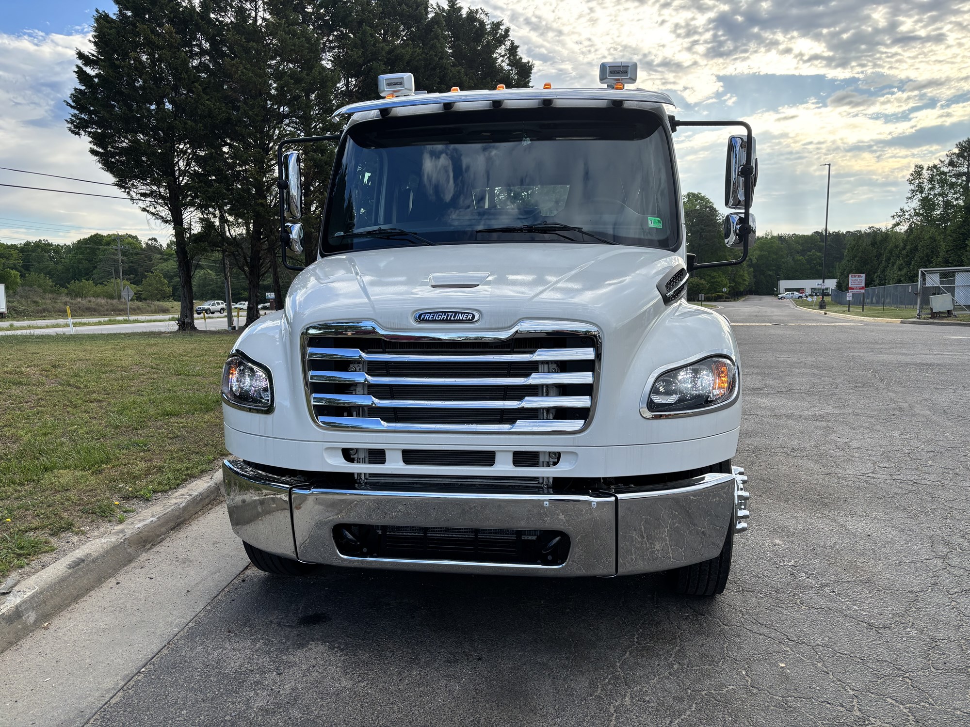 2026 Freightliner M2106 2026 Freightliner M2106 - image 4 of 5