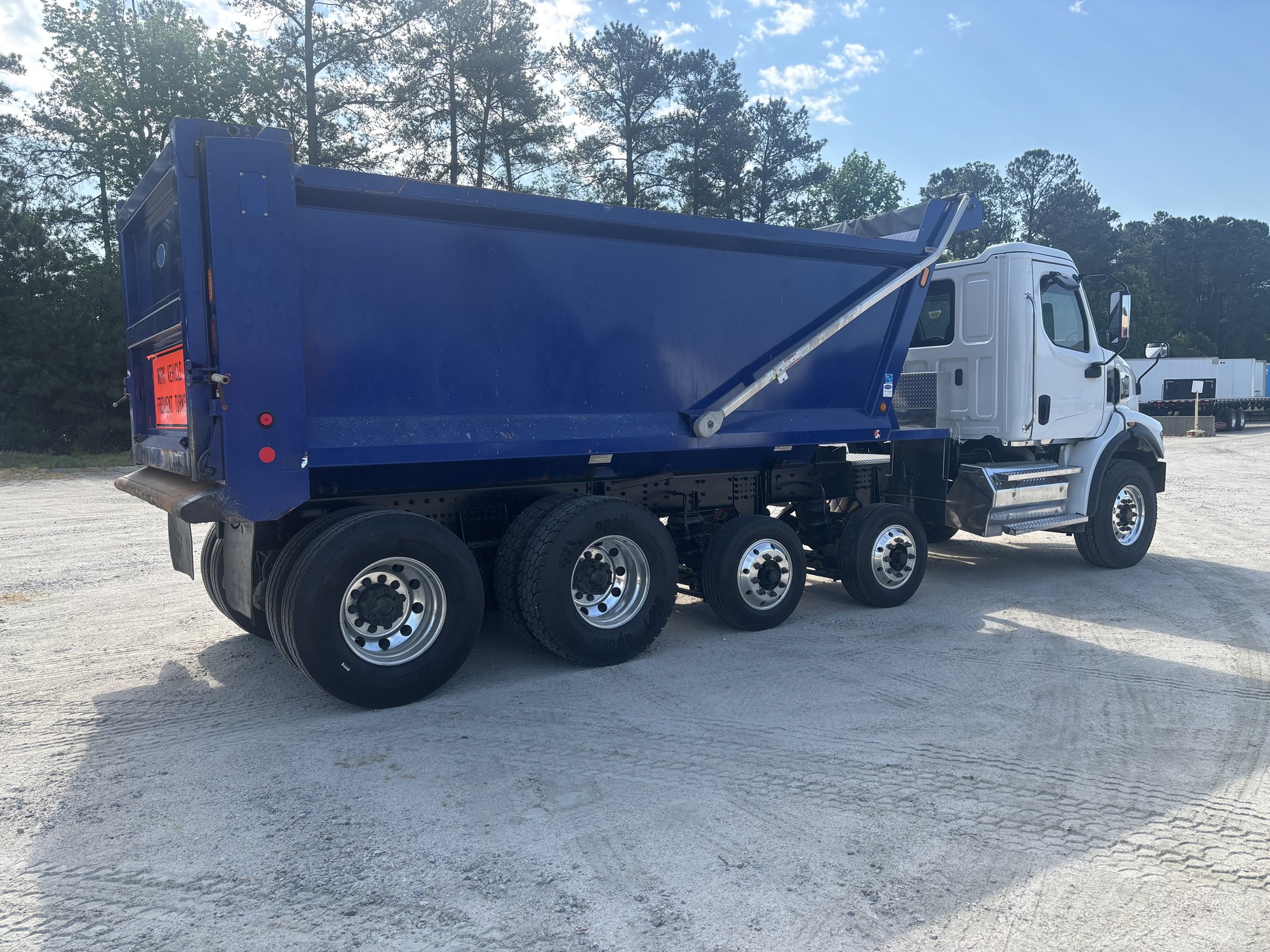 2024 Western Star 47X 2024 Western Star 47X - image 4 of 6