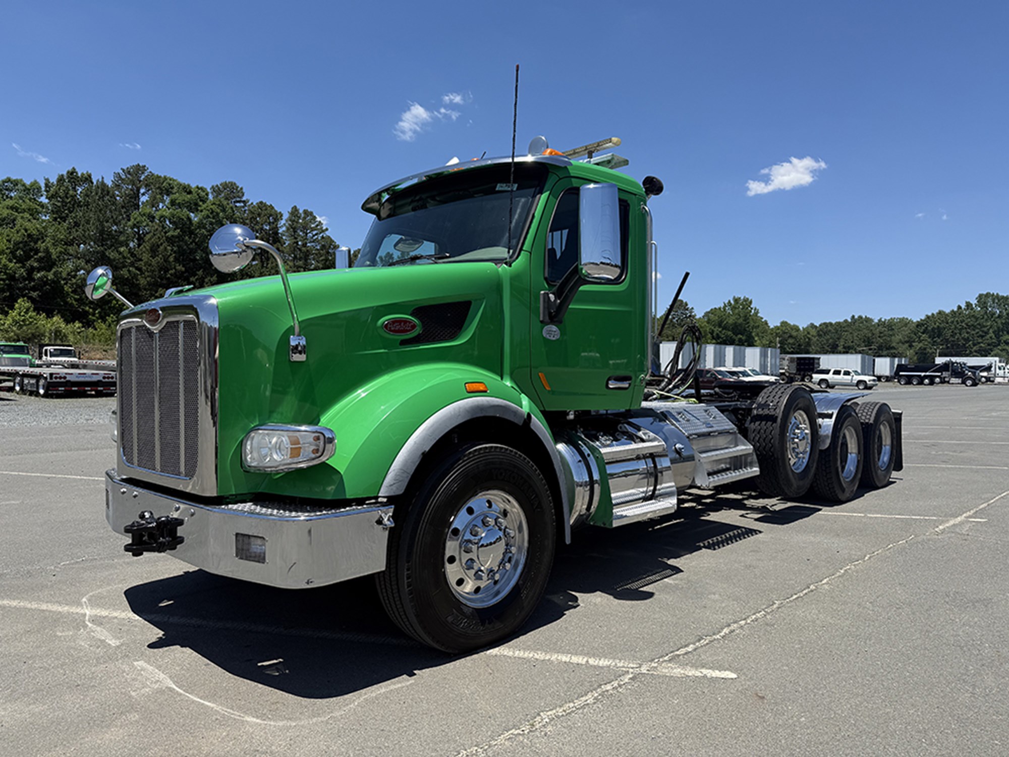 2020 Peterbilt 567 2020 Peterbilt 567 - image 1 of 6
