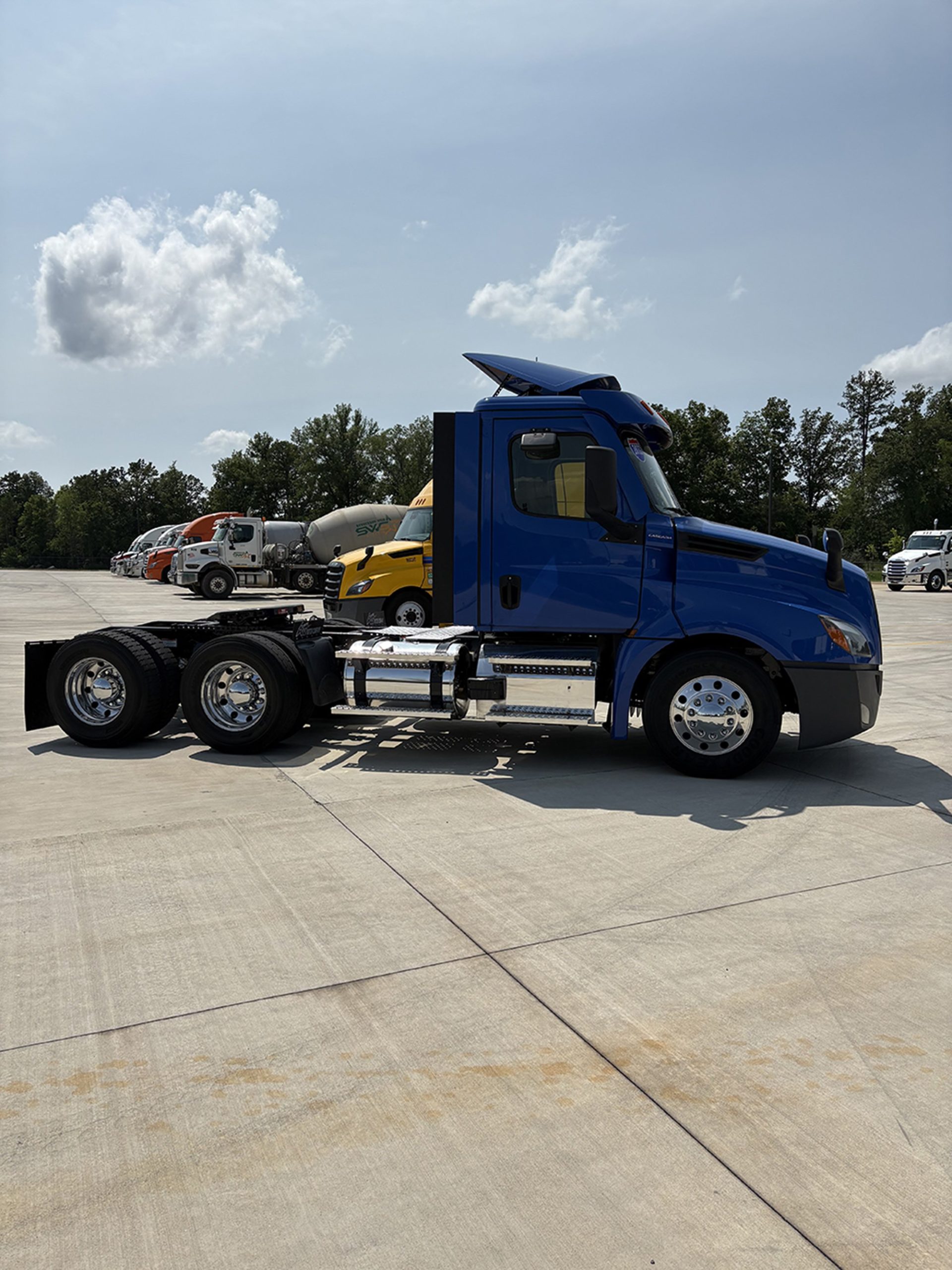 2022 Freightliner PT126DC 2022 Freightliner PT126DC - image 3 of 6