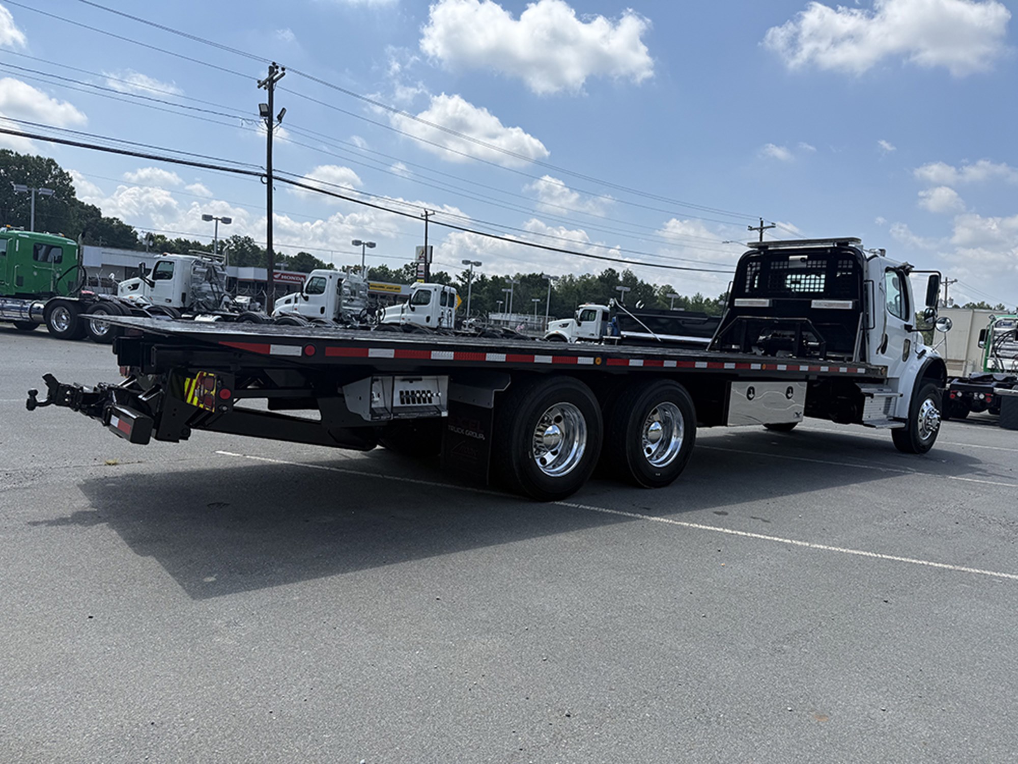 2019 Freightliner M2 2019 Freightliner M2 - image 4 of 6
