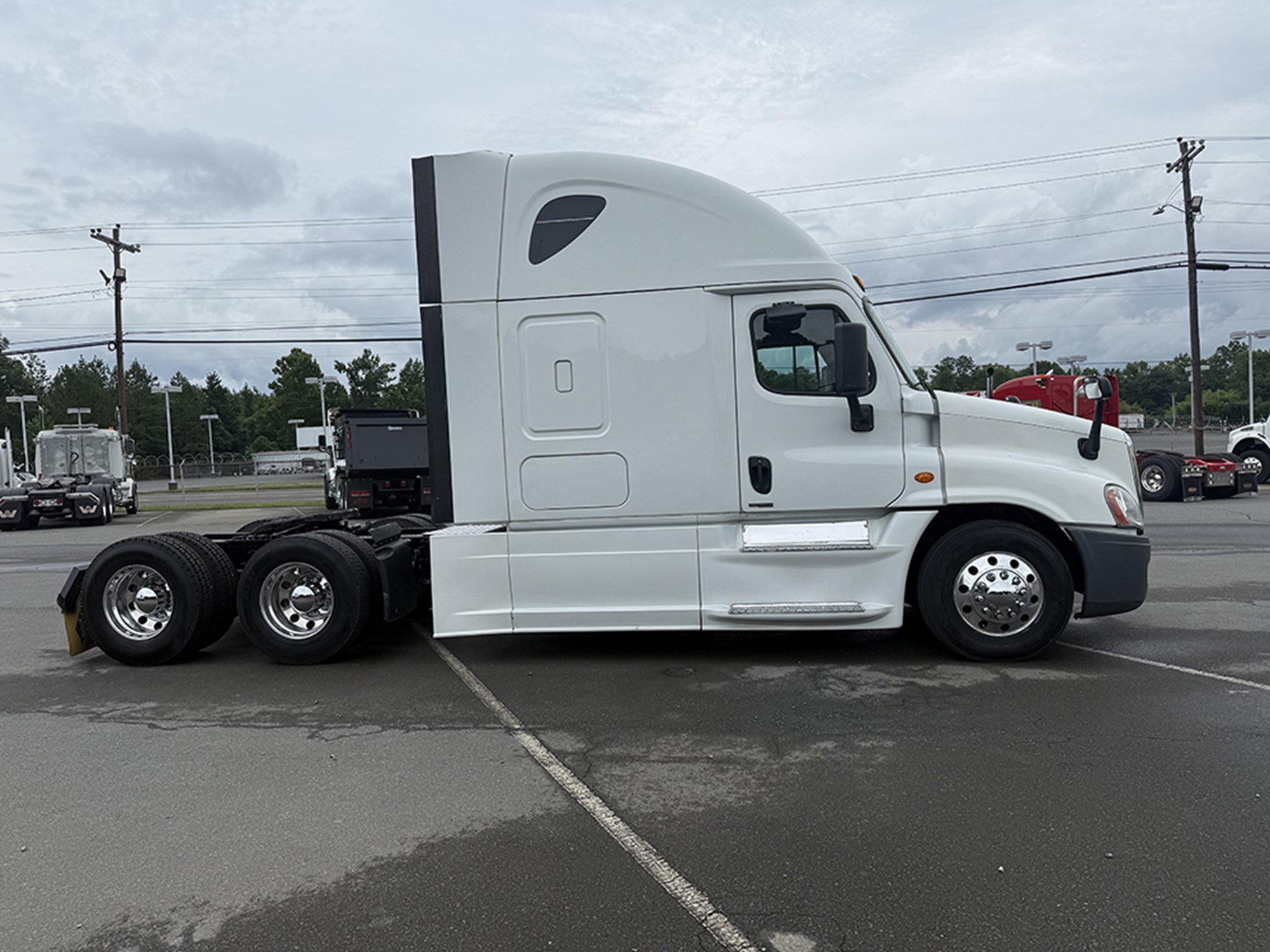 2016 Freightliner Cascadia in Chesapeake, VA — photo 3