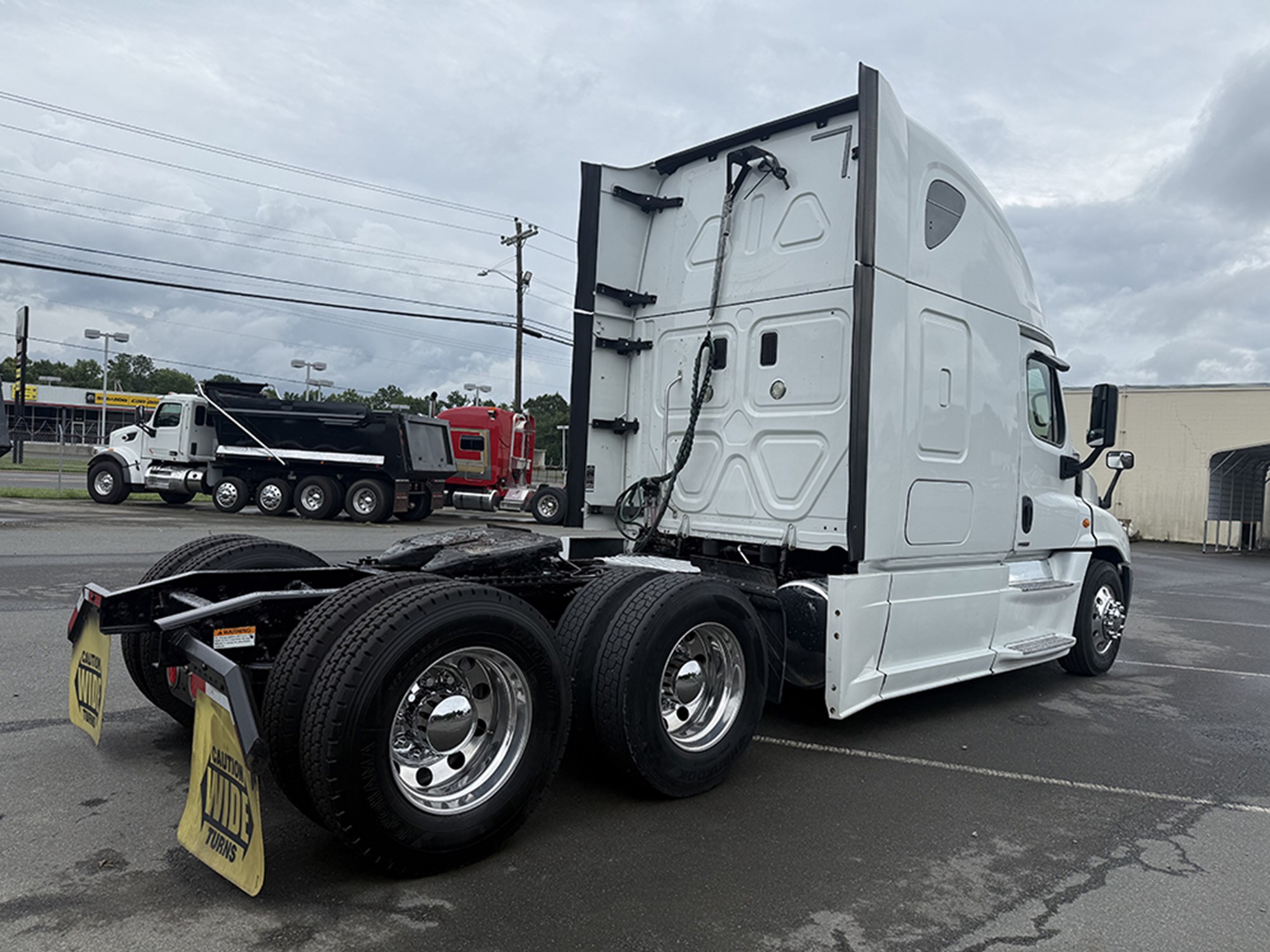 2016 Freightliner Cascadia in Chesapeake, VA — photo 4