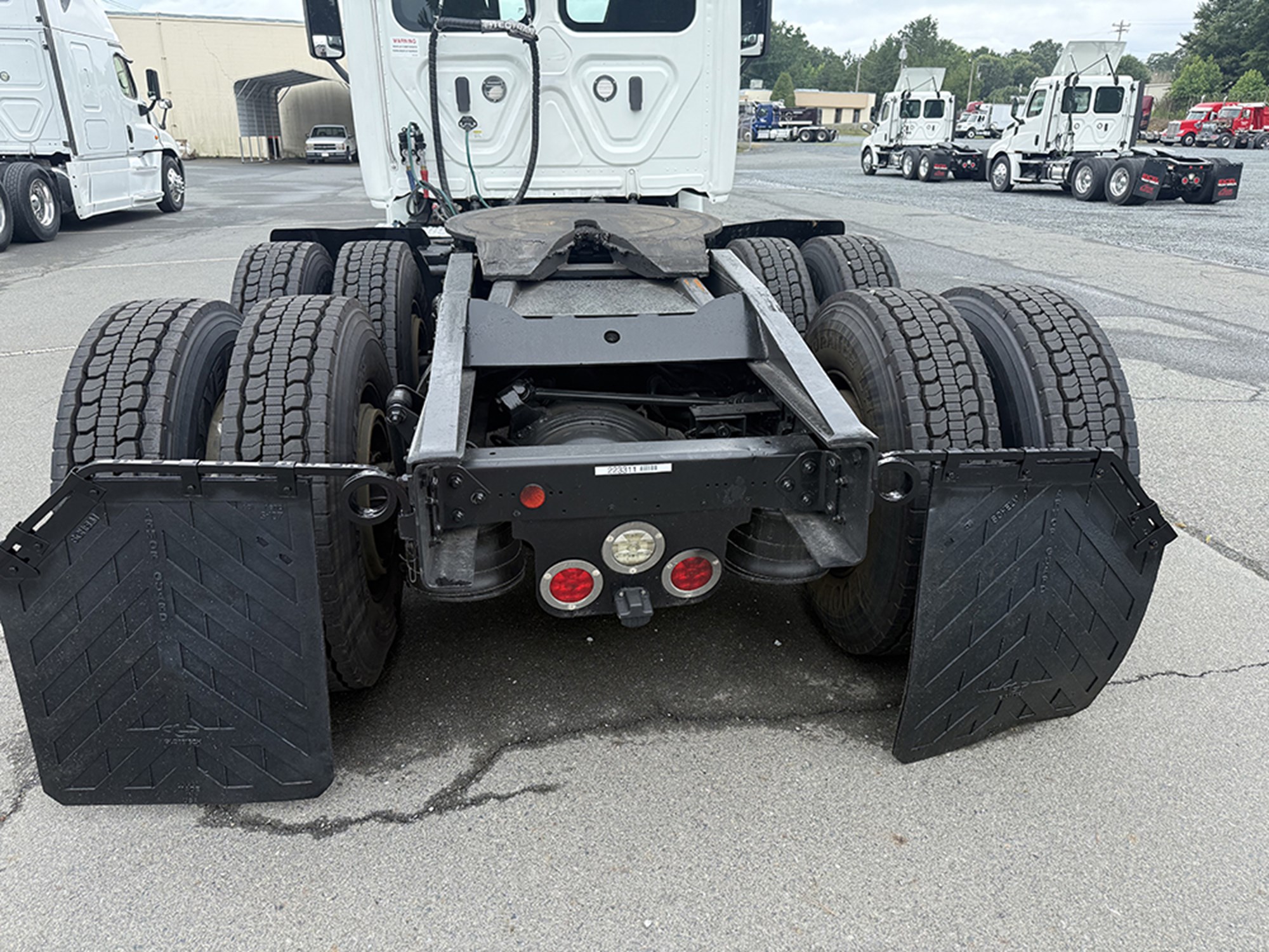 2018 Freightliner Cascadia 125 2018 Freightliner Cascadia 125 - image 5 of 6