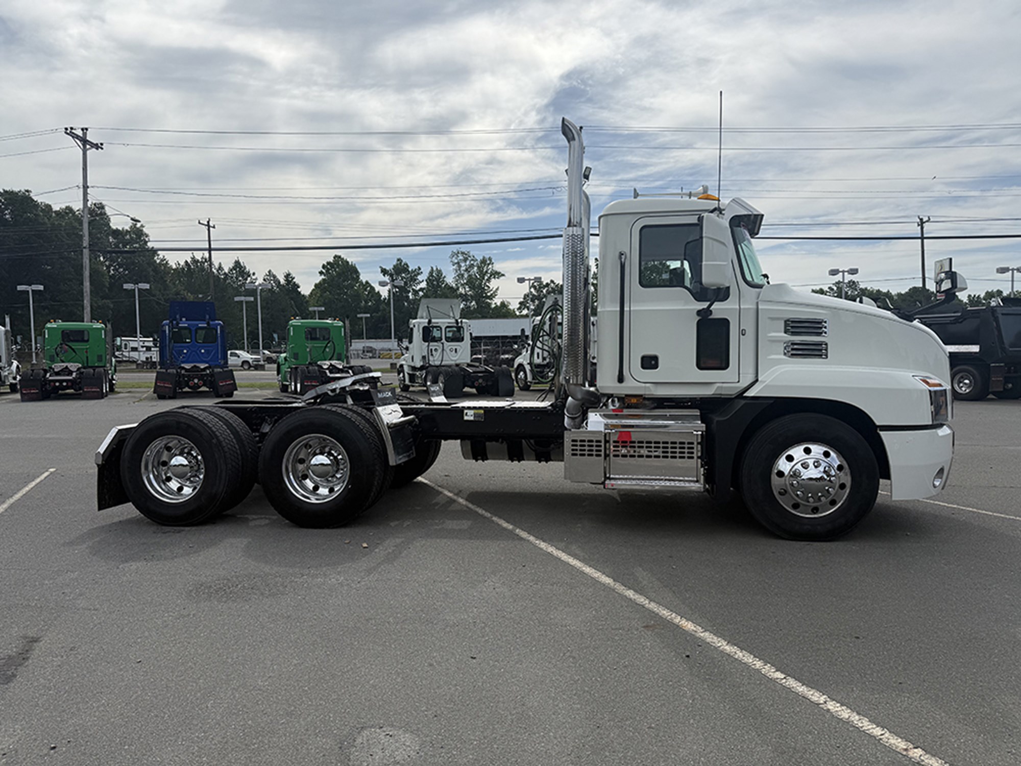 2020 Mack Anthem in Weyers Cave, VA — photo 3