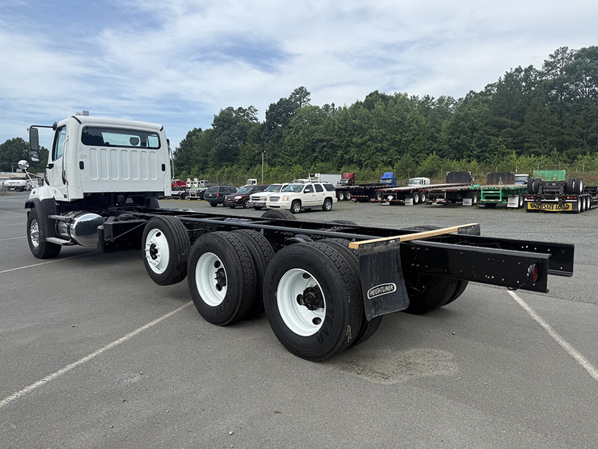 2019 Freightliner 108SD — photo 6