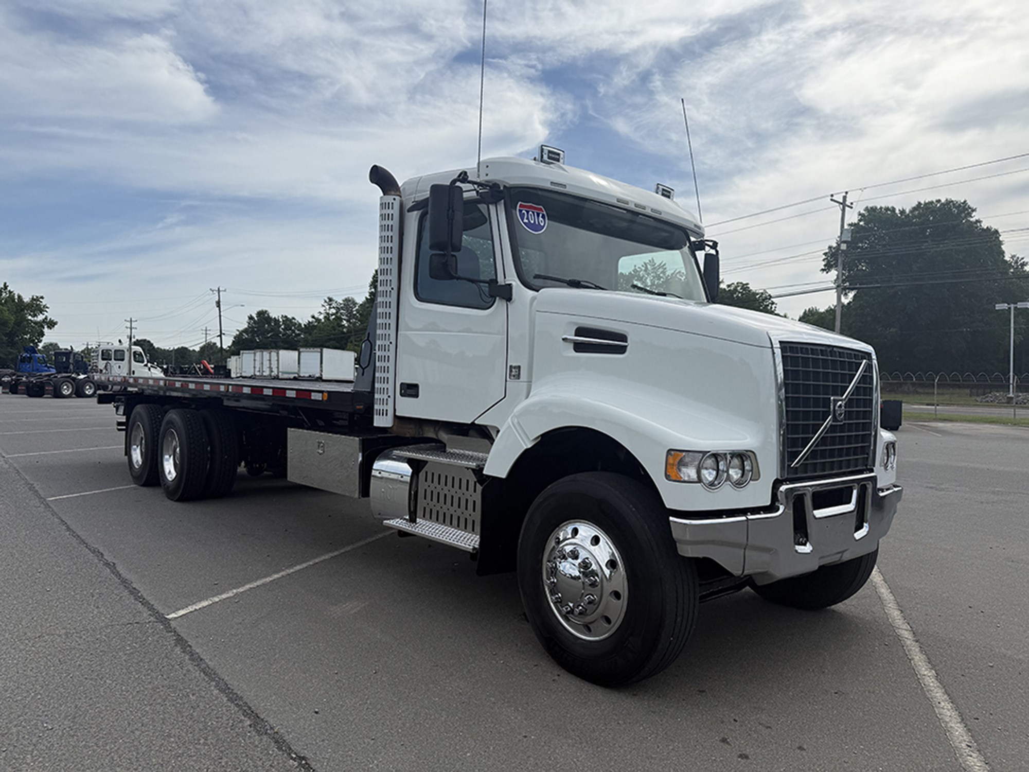 2016 Volvo VHD 300 — photo 2