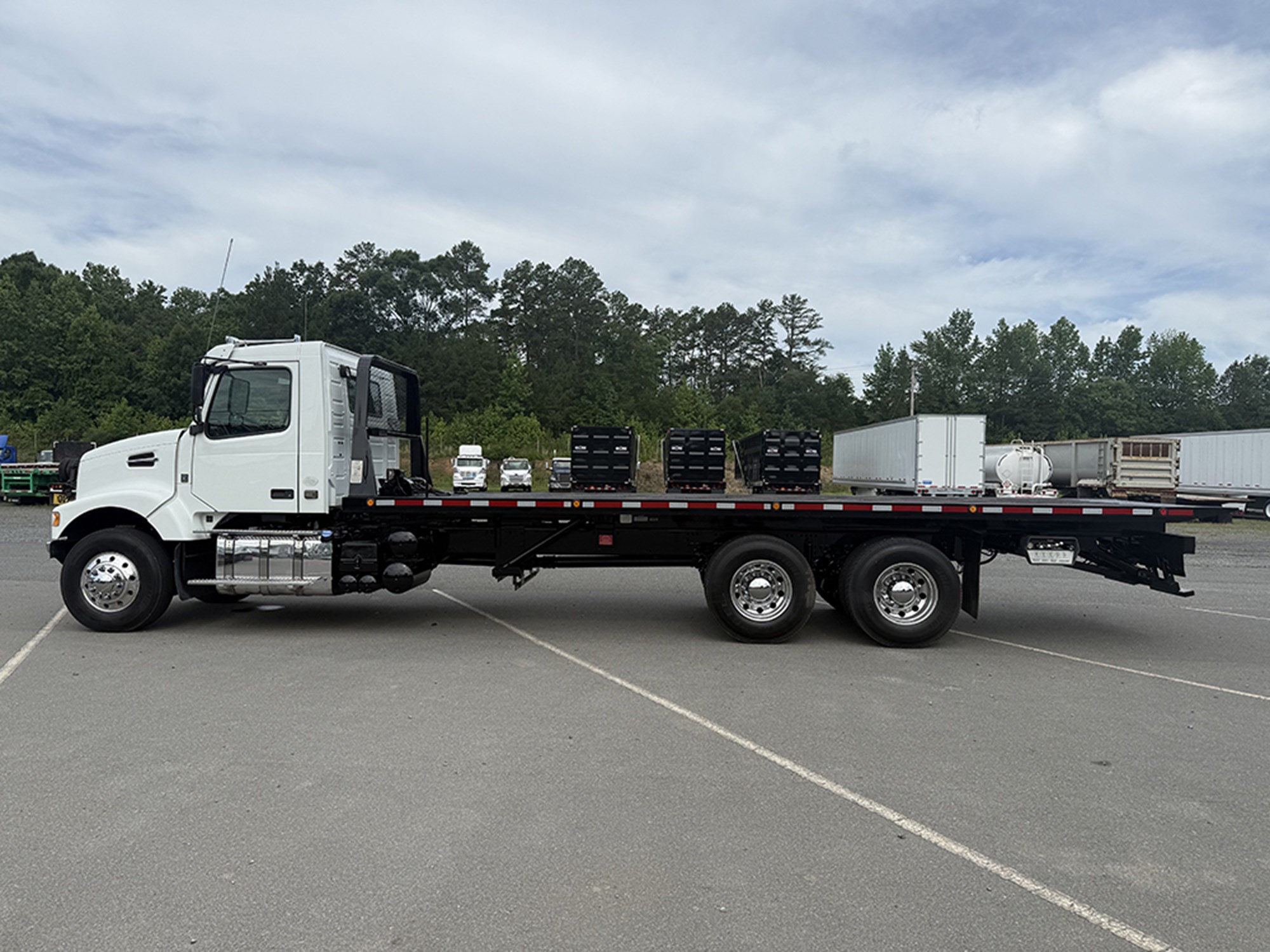 2016 Volvo VHD 1784644948055 2016 Volvo VHD 1784644948055