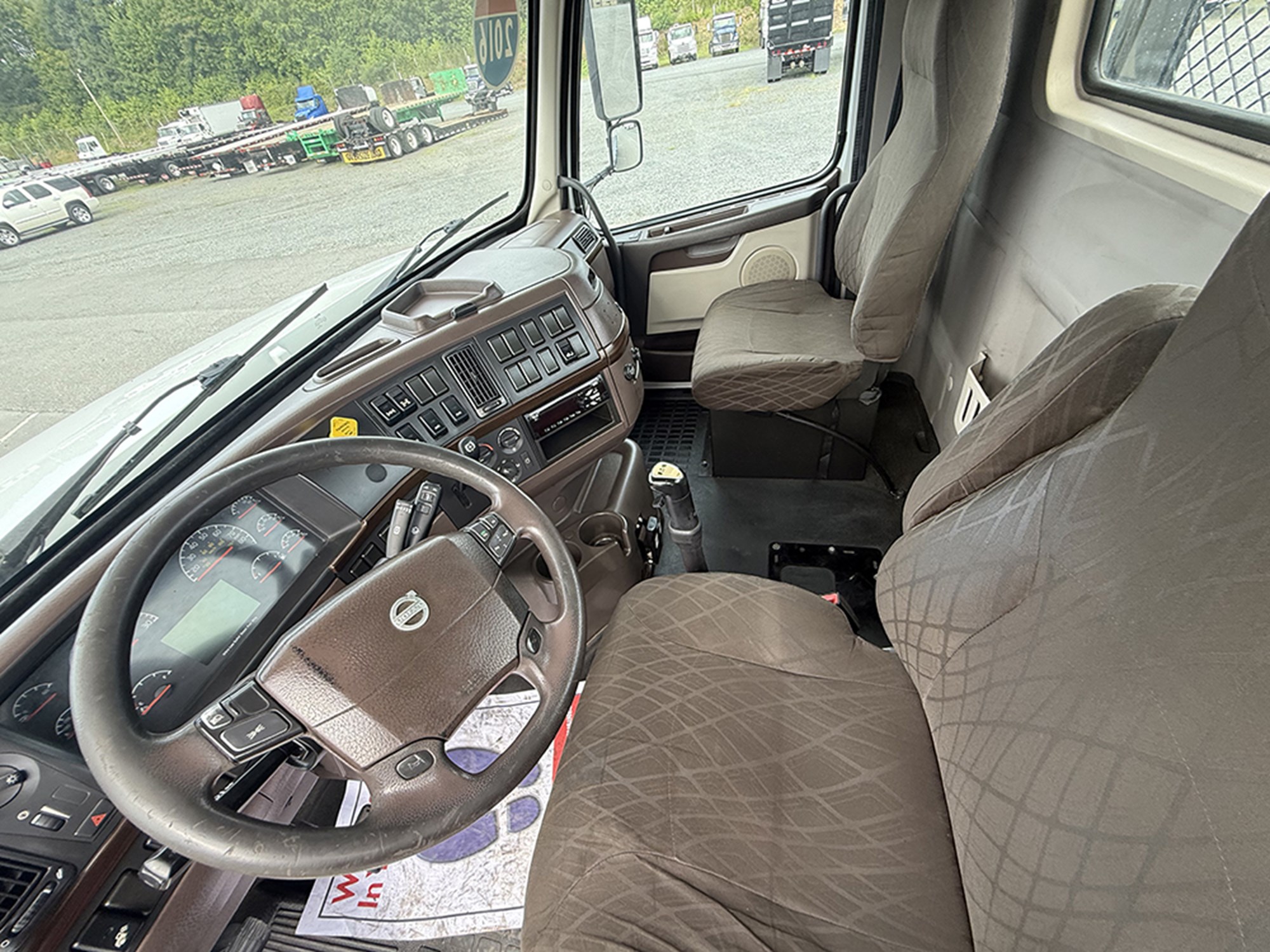 2016 Volvo VHD 1784644948277 2016 Volvo VHD 1784644948277