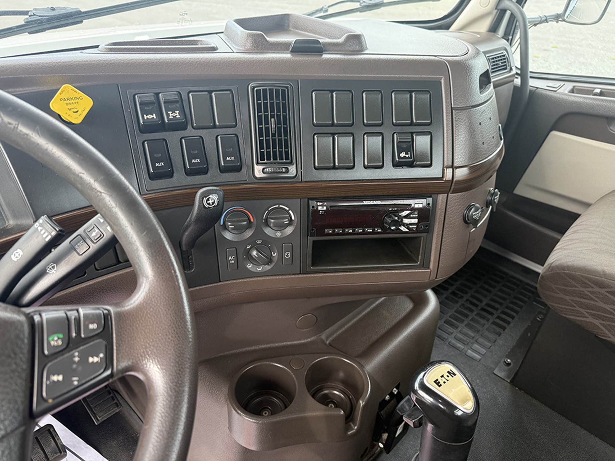 2016 Volvo VHD 1784644948493 2016 Volvo VHD 1784644948493