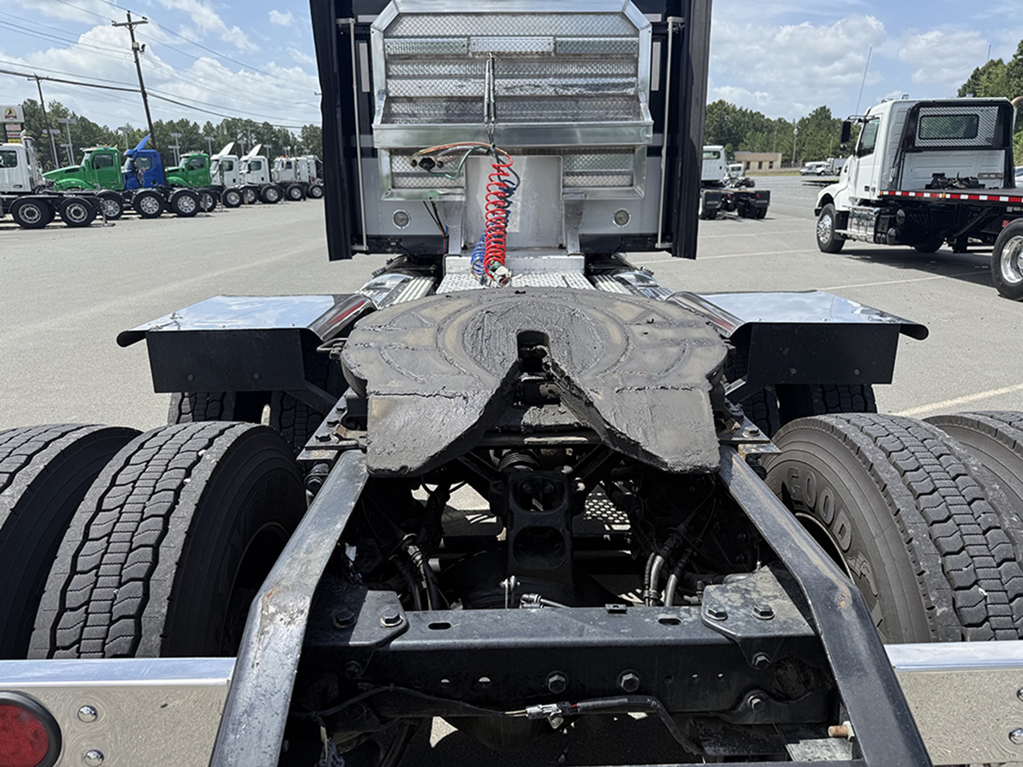 2022 Kenworth W9 Series 2022 Kenworth W9 Series - image 5 of 6