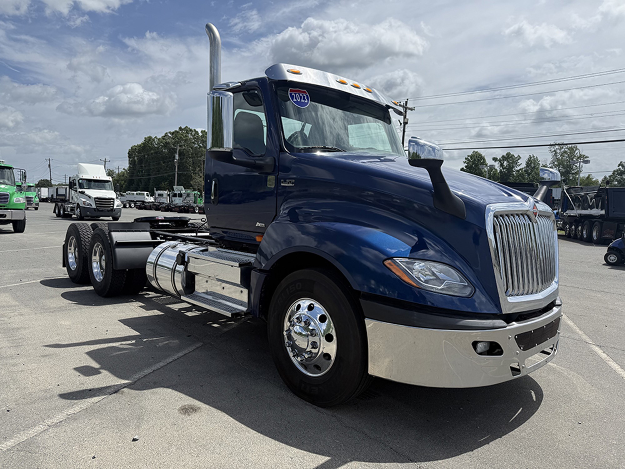 2023 International LT62F 2023 International LT62F - image 2 of 6