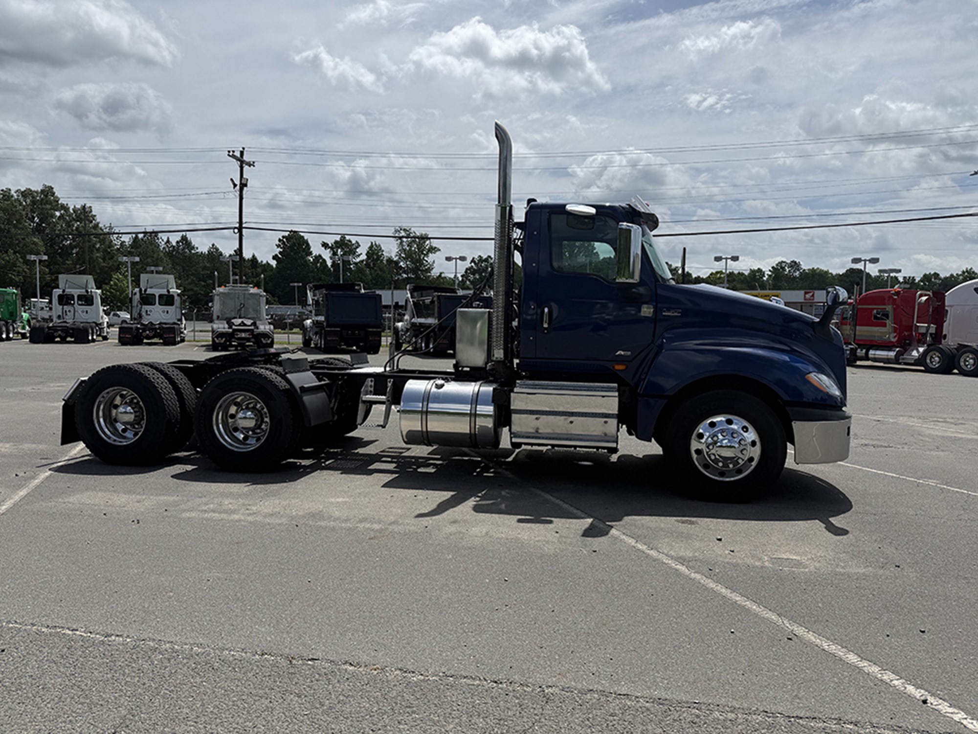 2023 International LT62F 2023 International LT62F - image 3 of 6